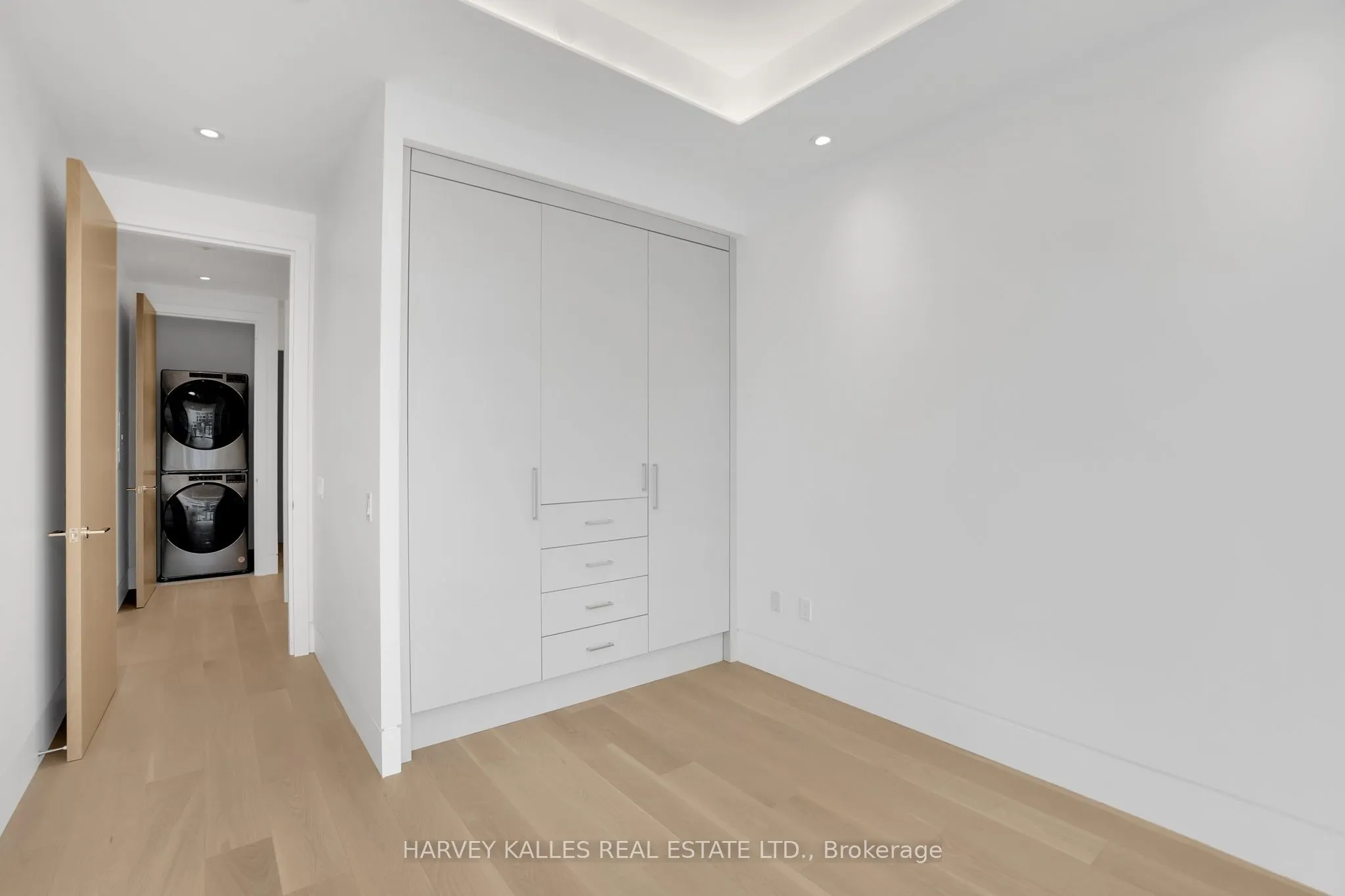 9000 Jane Street, #PH 102