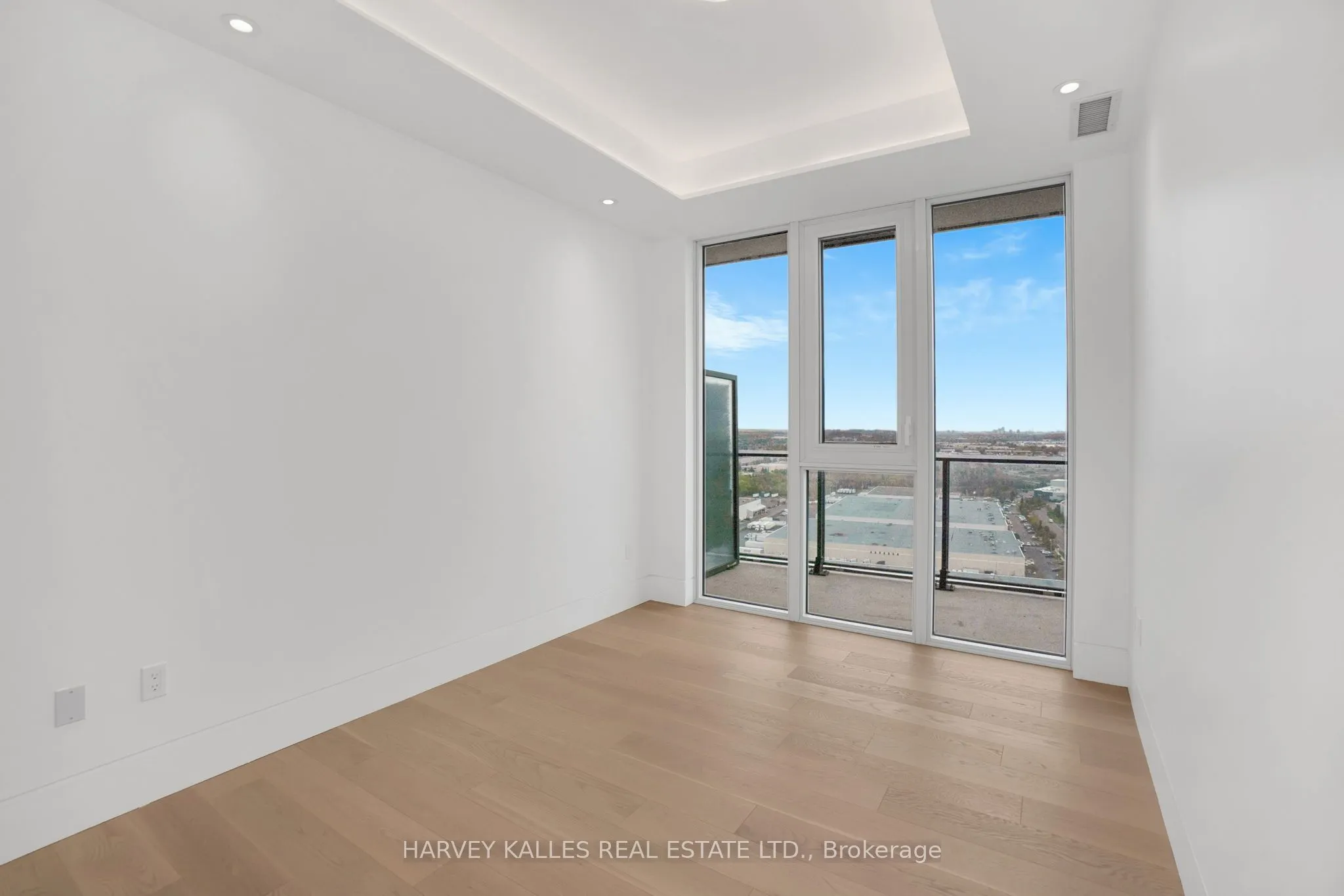 9000 Jane Street, #PH 102