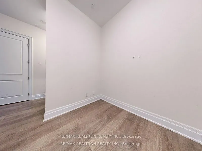 9085 Jane Street, #124