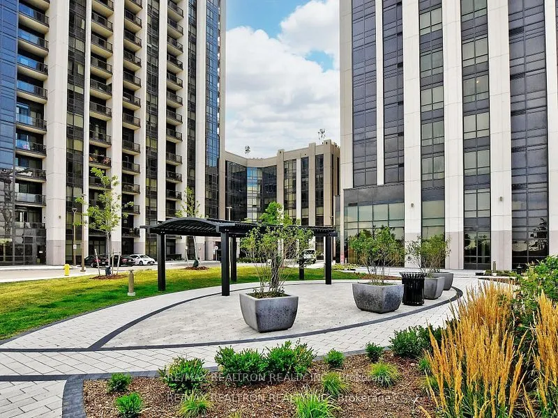 9085 Jane Street, #124