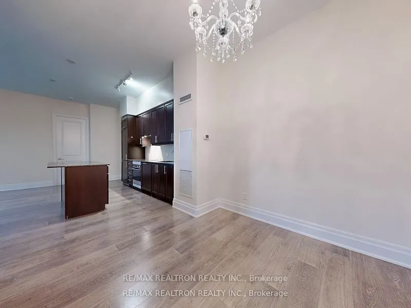 9085 Jane Street, #124