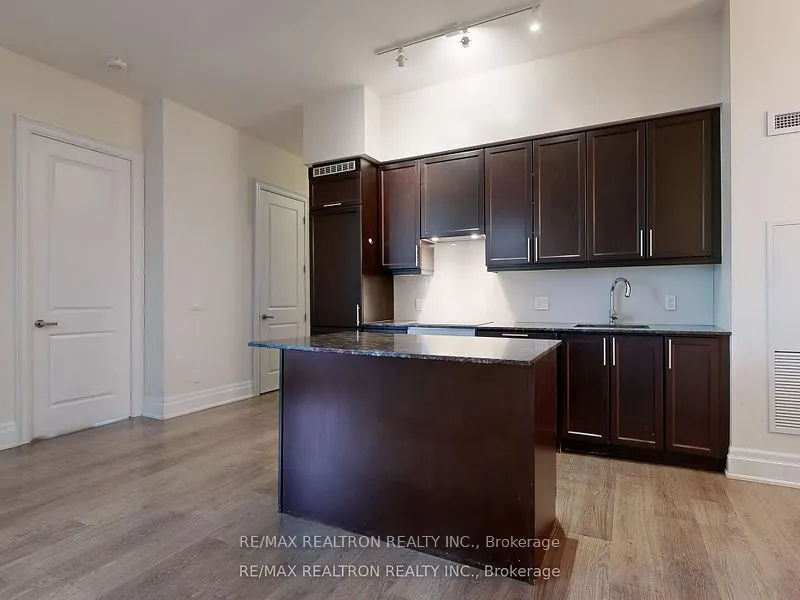 9085 Jane Street, #124