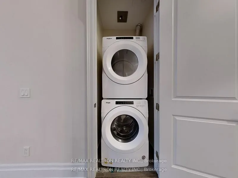 9085 Jane Street, #124