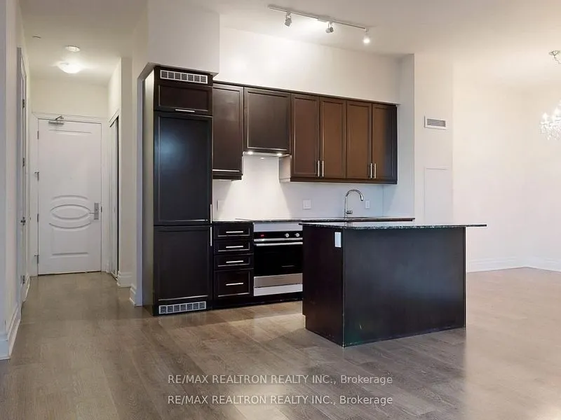 9085 Jane Street, #124