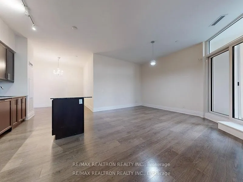 9085 Jane Street, #124