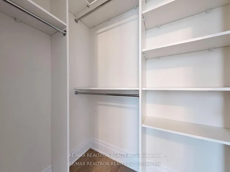 9085 Jane Street, #124