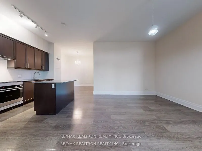 9085 Jane Street, #124