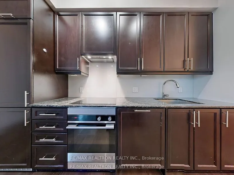 9085 Jane Street, #124