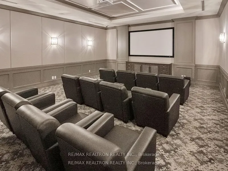 9085 Jane Street, #124