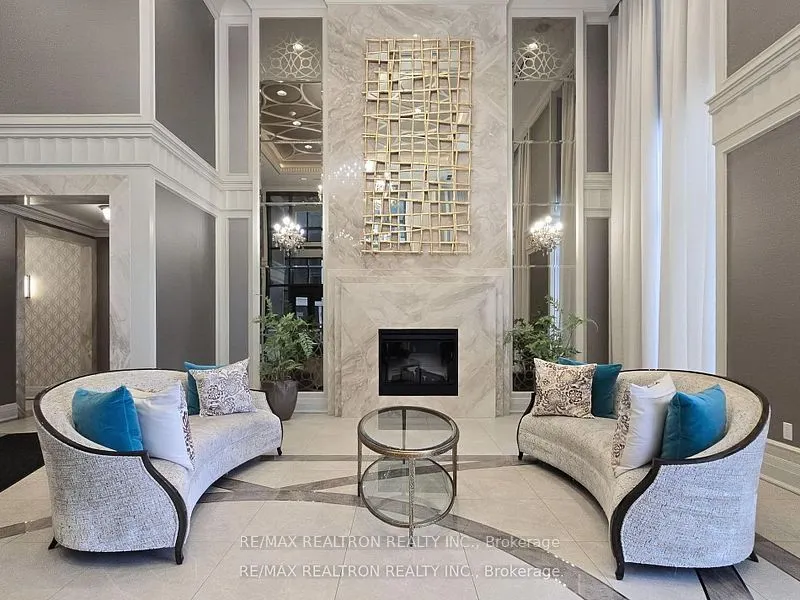 9085 Jane Street, #124