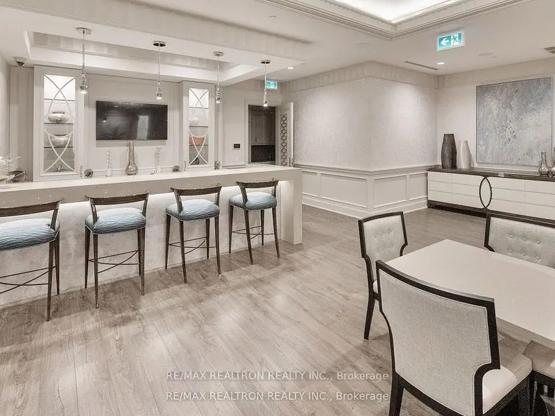 9085 Jane Street, #124