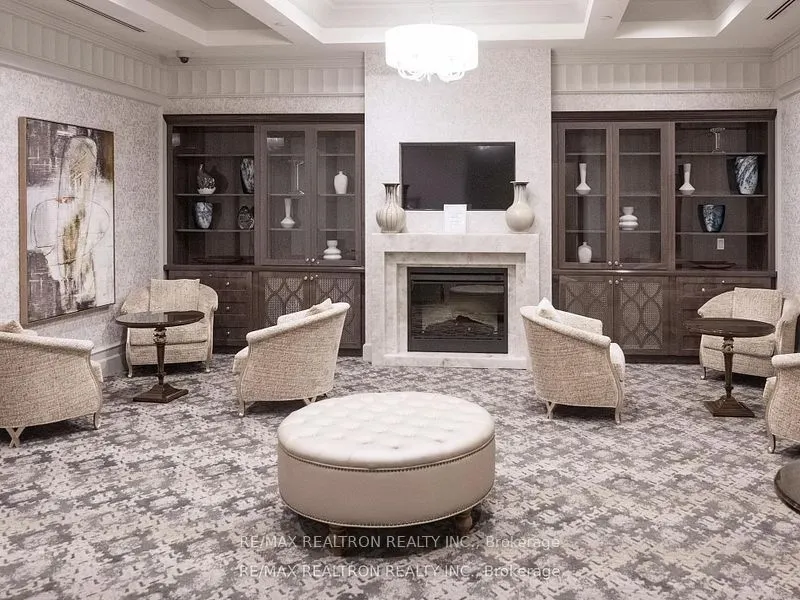 9085 Jane Street, #124