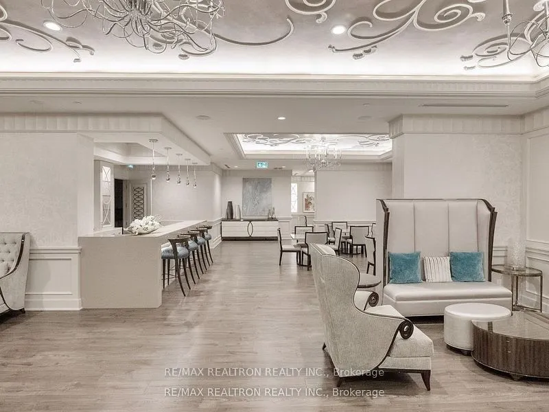 9085 Jane Street, #124