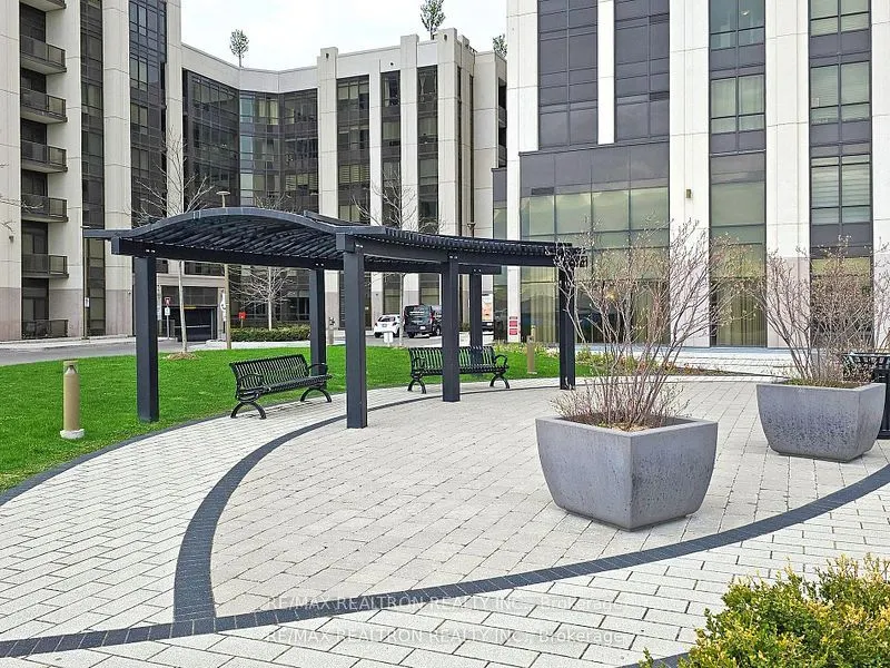 9085 Jane Street, #124