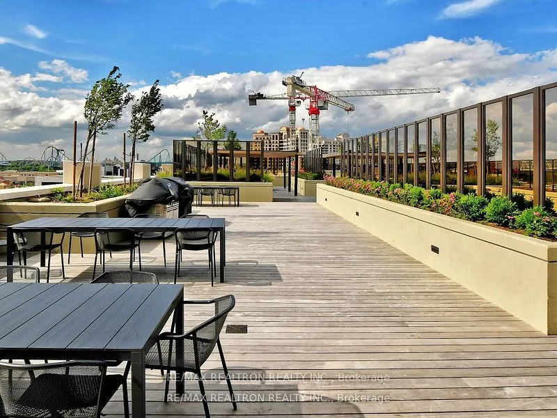 9085 Jane Street, #124