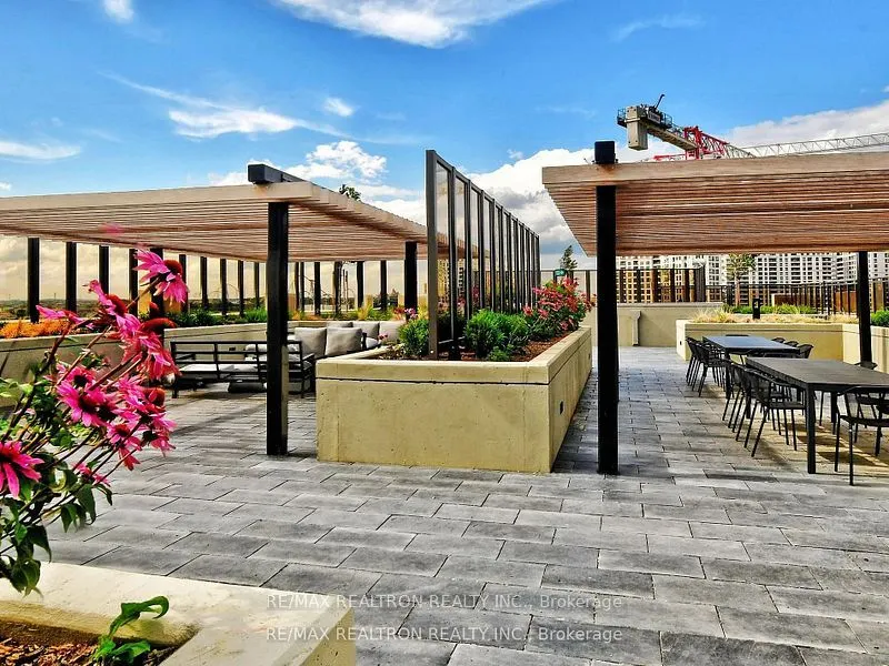 9085 Jane Street, #124