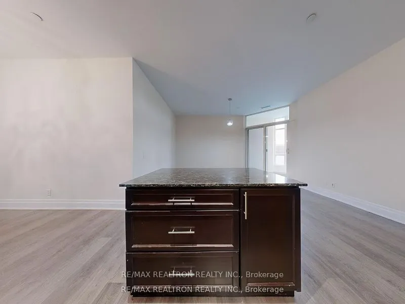 9085 Jane Street, #124