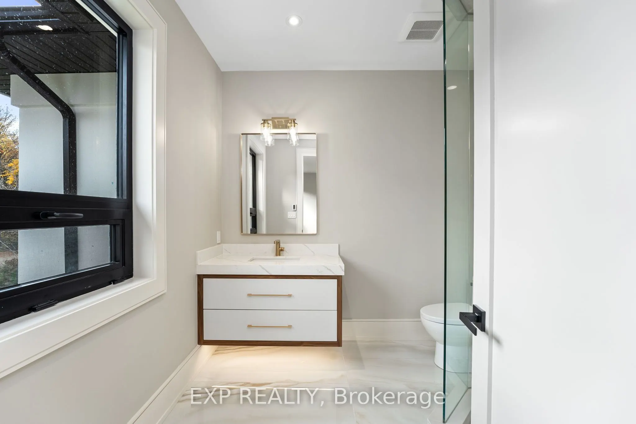 98 Mcrae Beach Road S