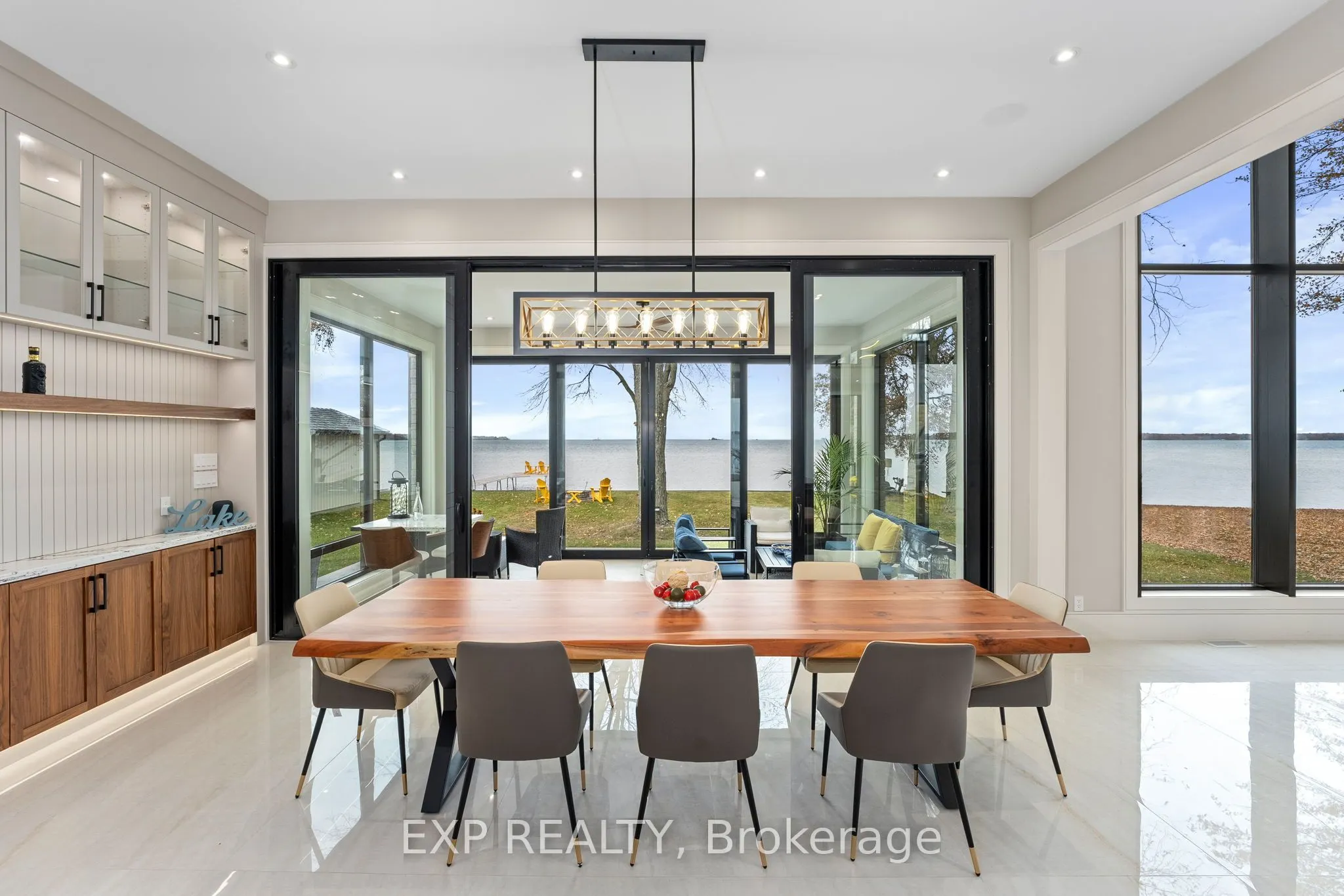 98 Mcrae Beach Road S