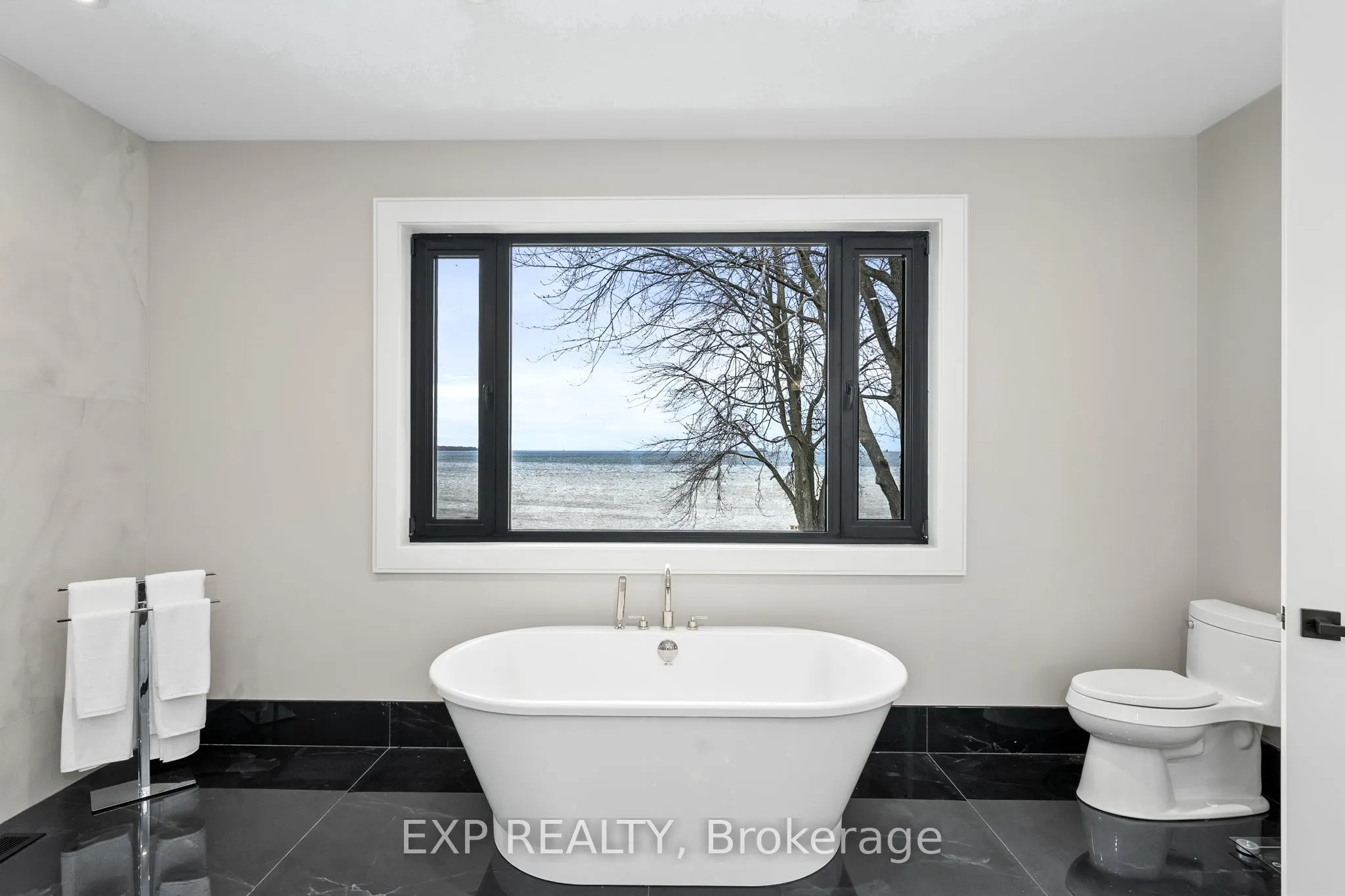 98 Mcrae Beach Road S