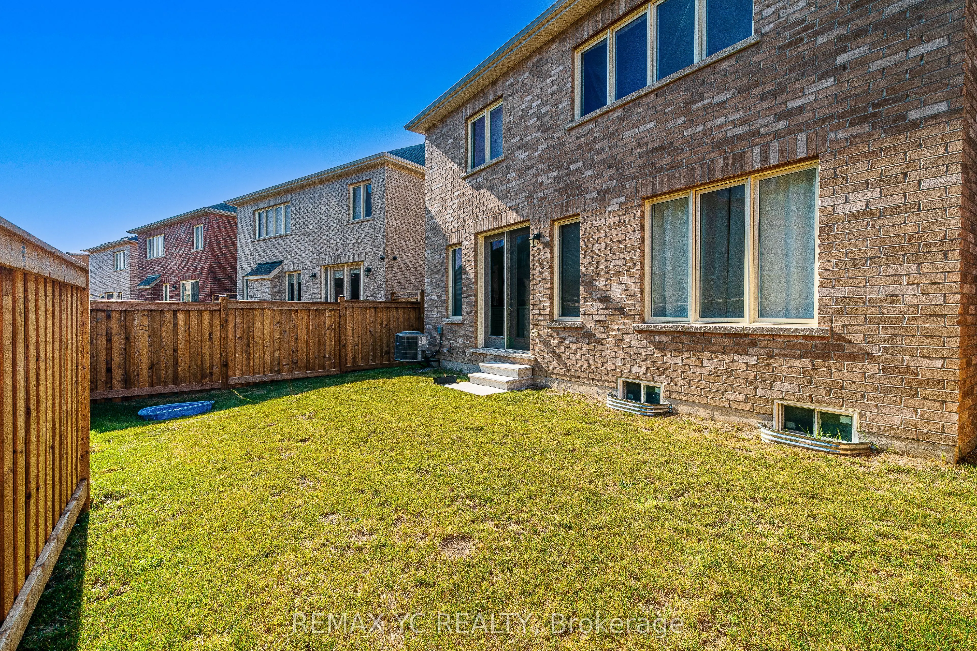 17 Hitching Post Lane