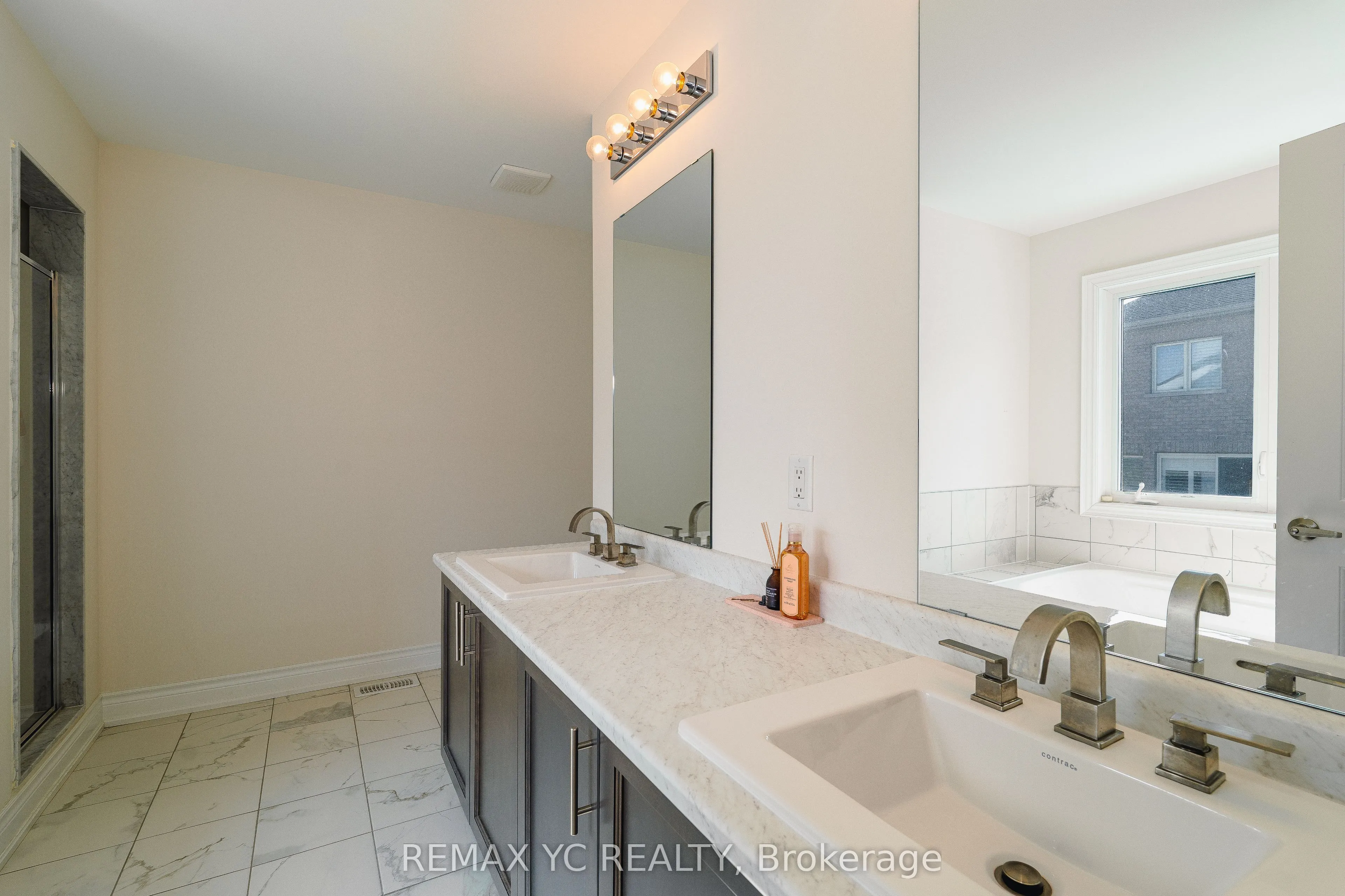 17 Hitching Post Lane