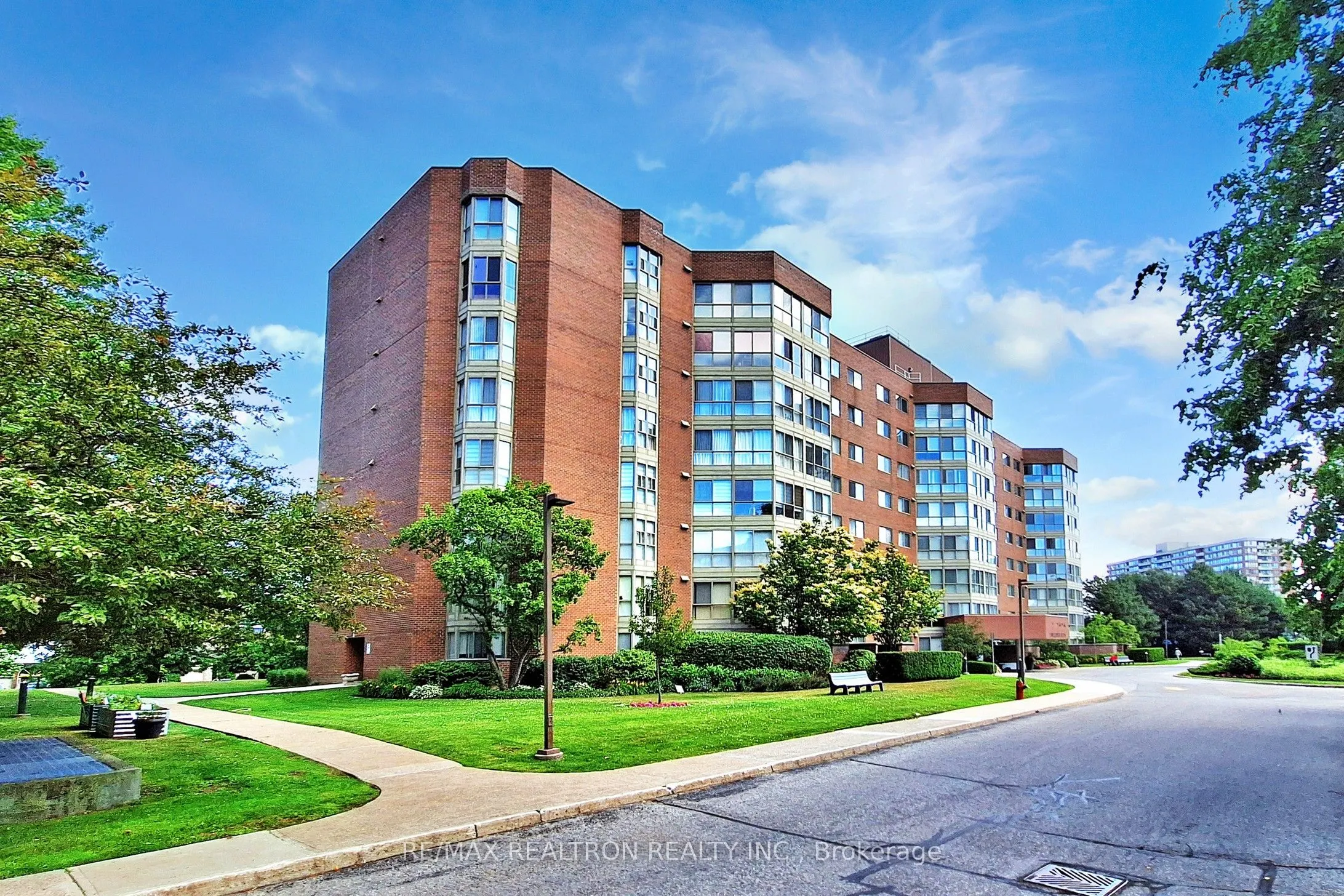 5 Weldrick Road W, #703