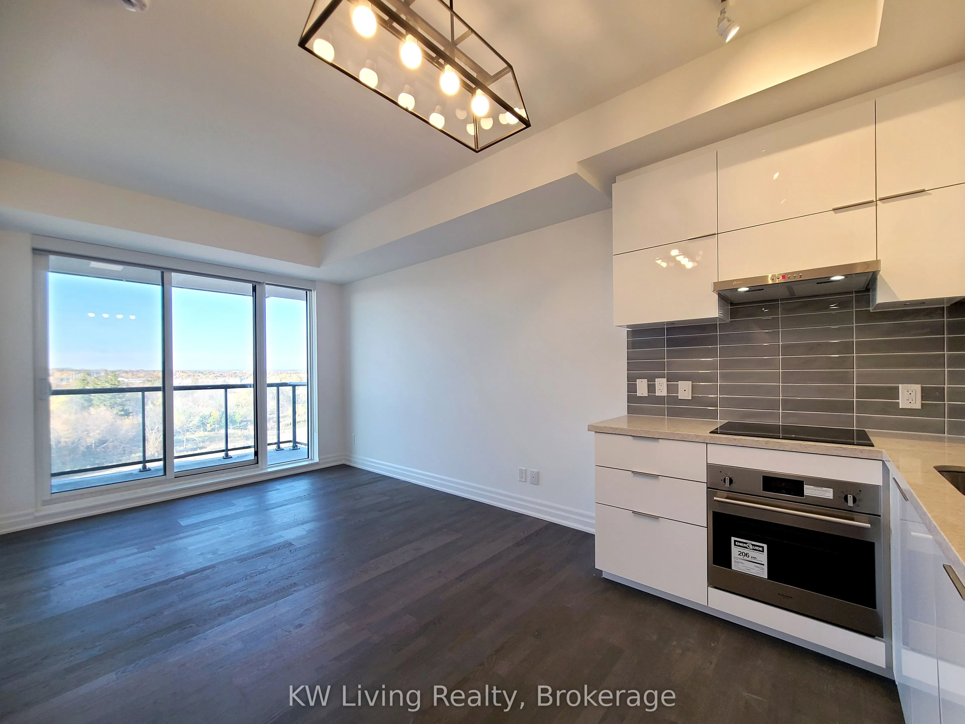 10 Rouge Valley Drive W, #628A