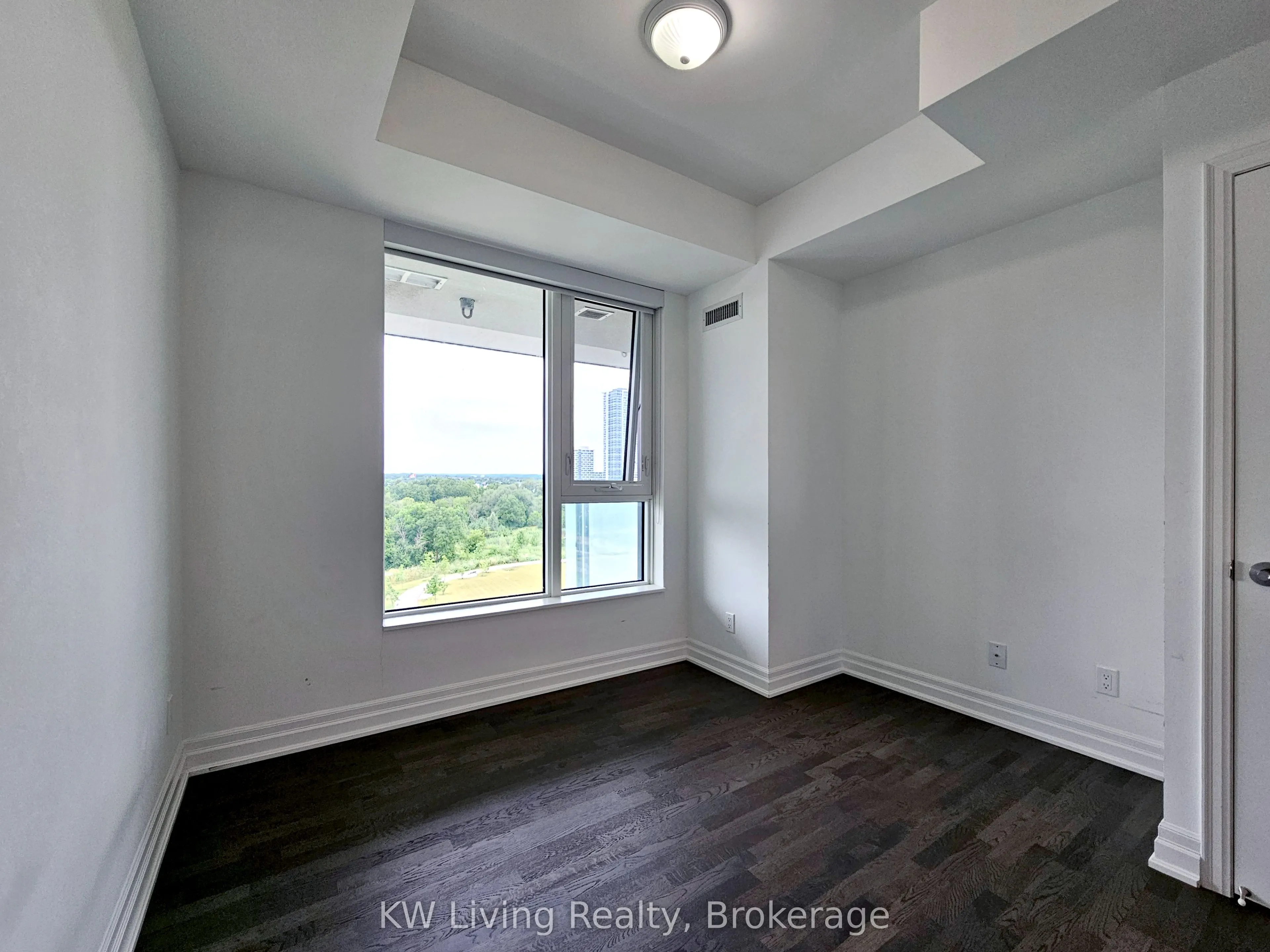 10 Rouge Valley Drive W, #628A