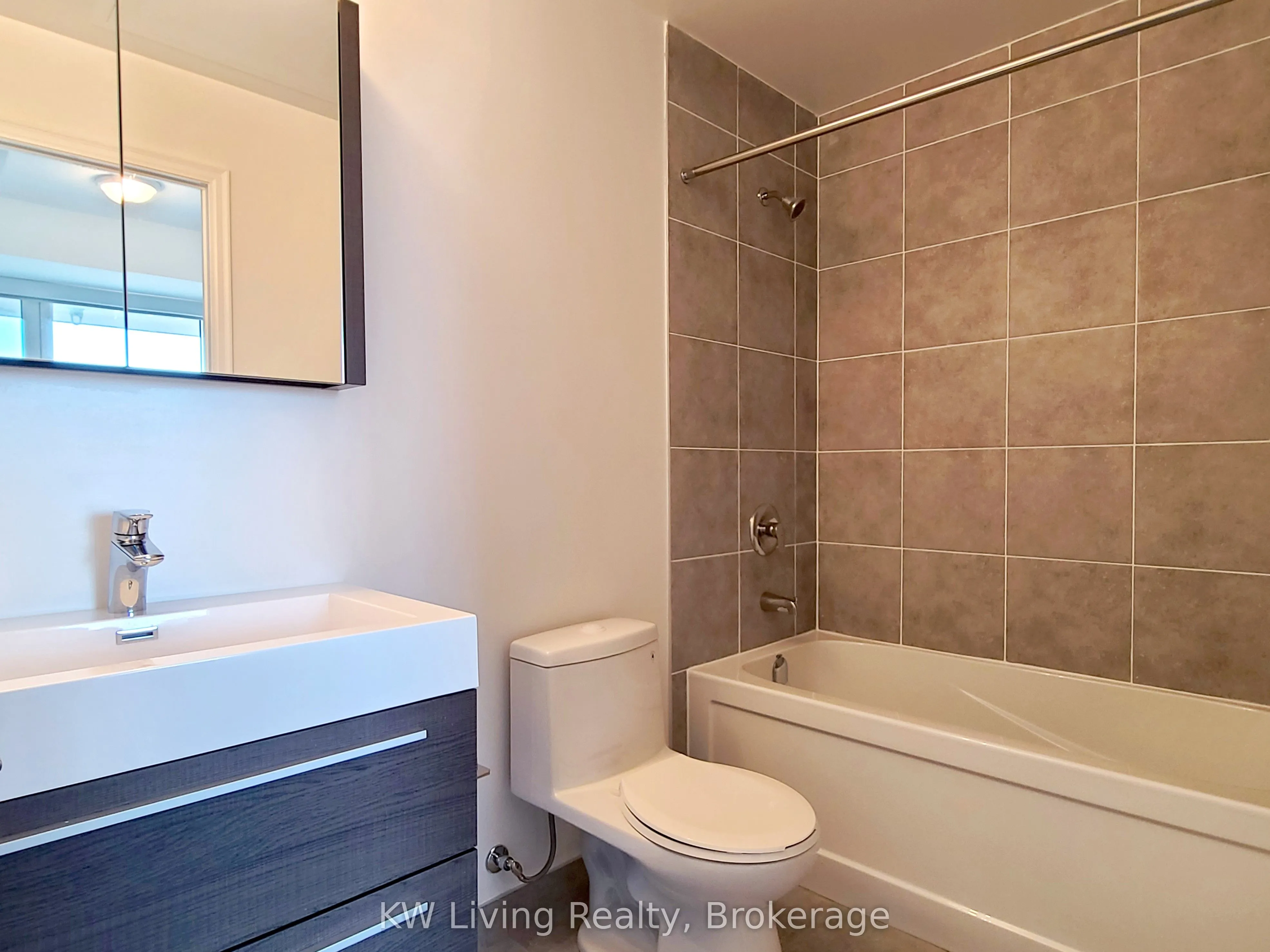 10 Rouge Valley Drive W, #628A