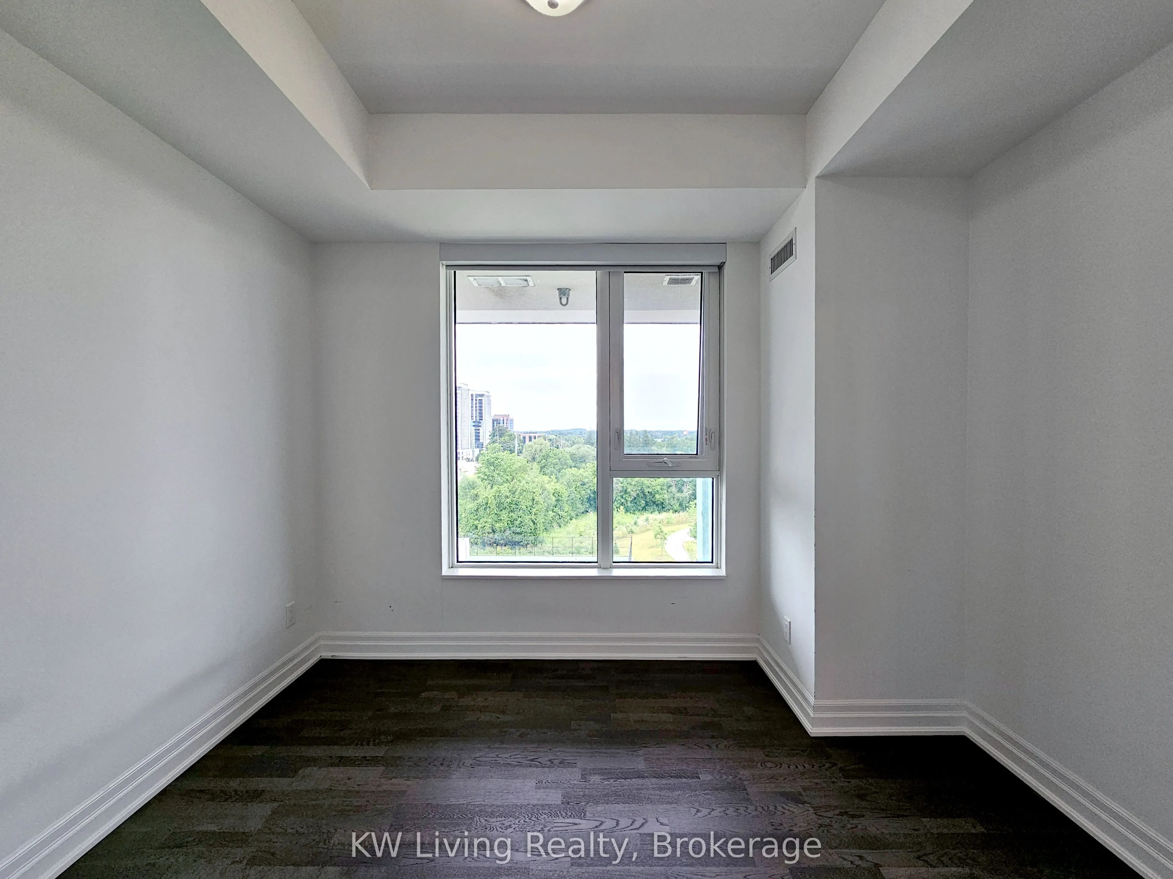 10 Rouge Valley Drive W, #628A