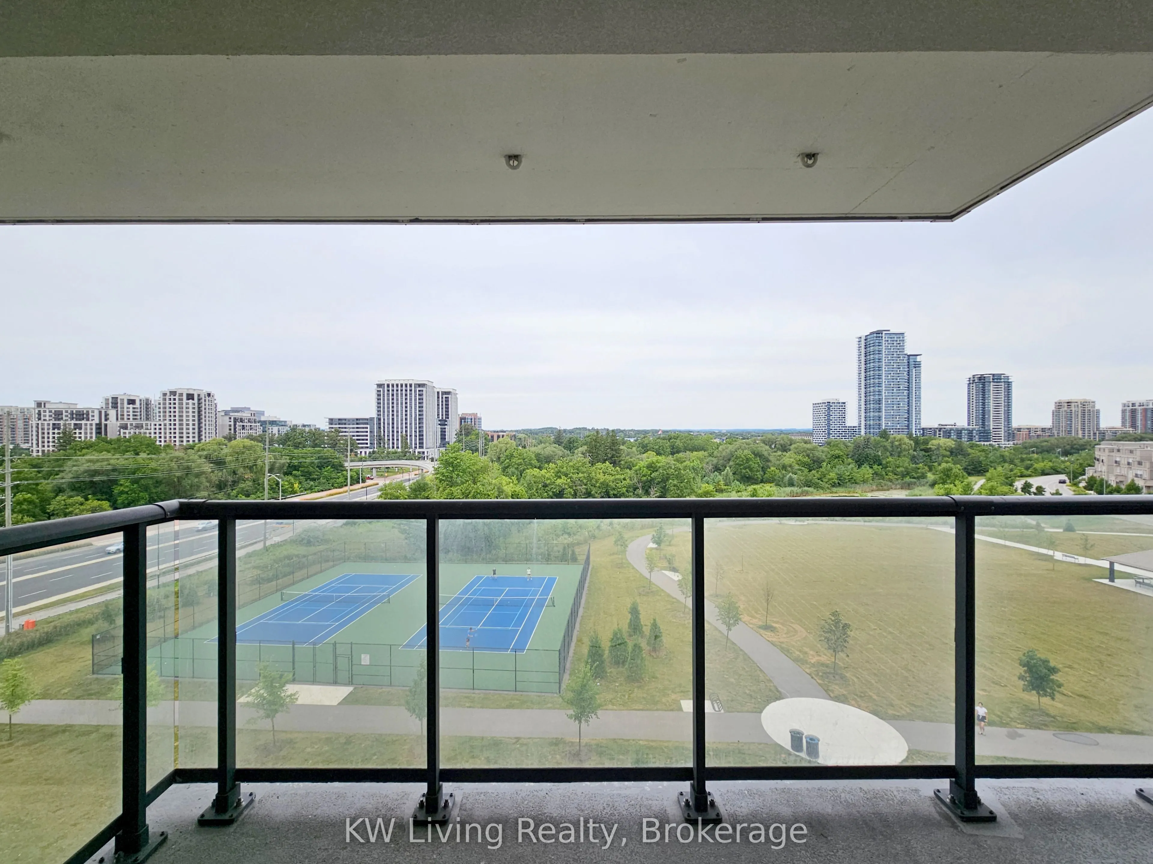 10 Rouge Valley Drive W, #628A