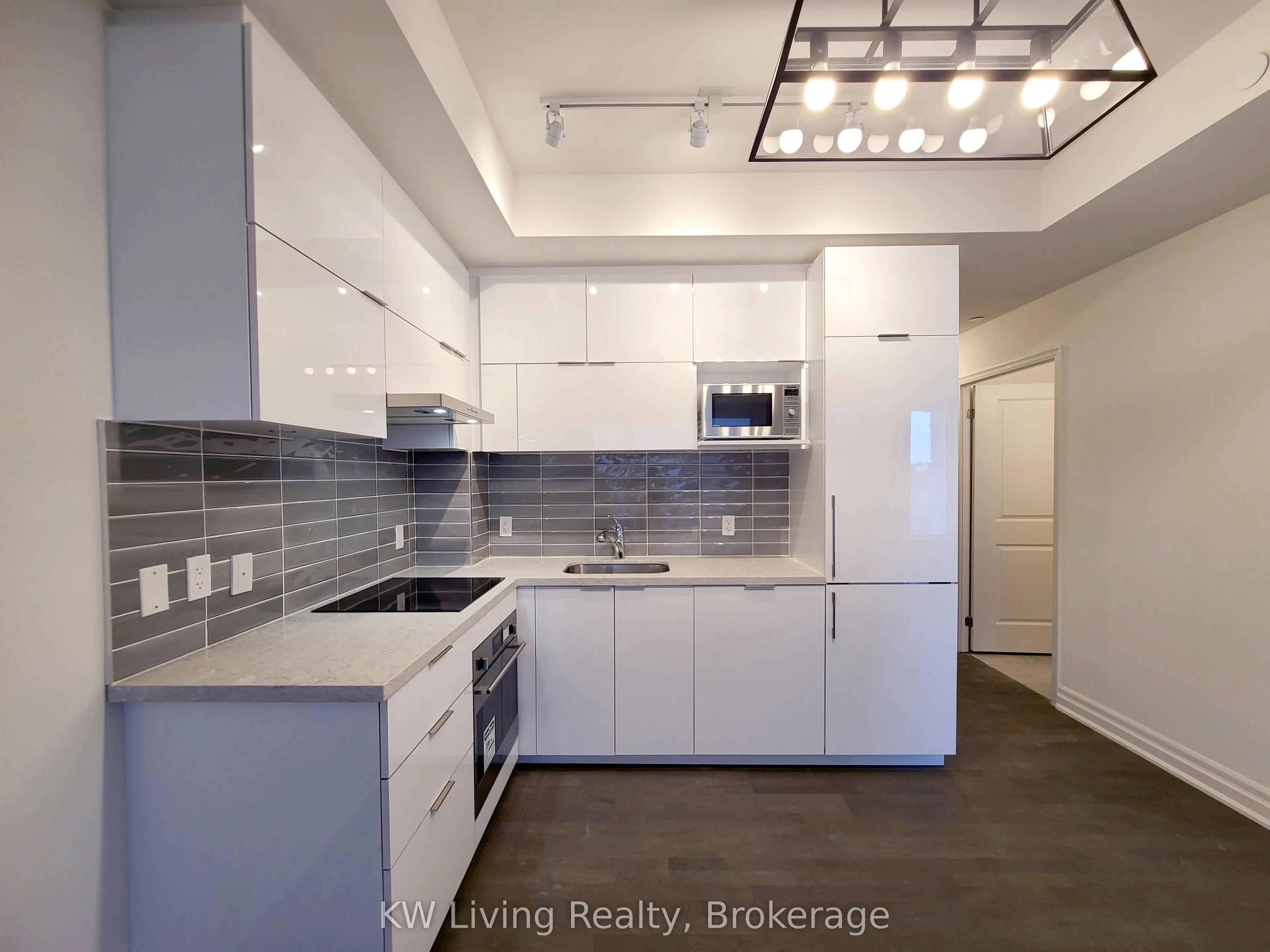 10 Rouge Valley Drive W, #628A