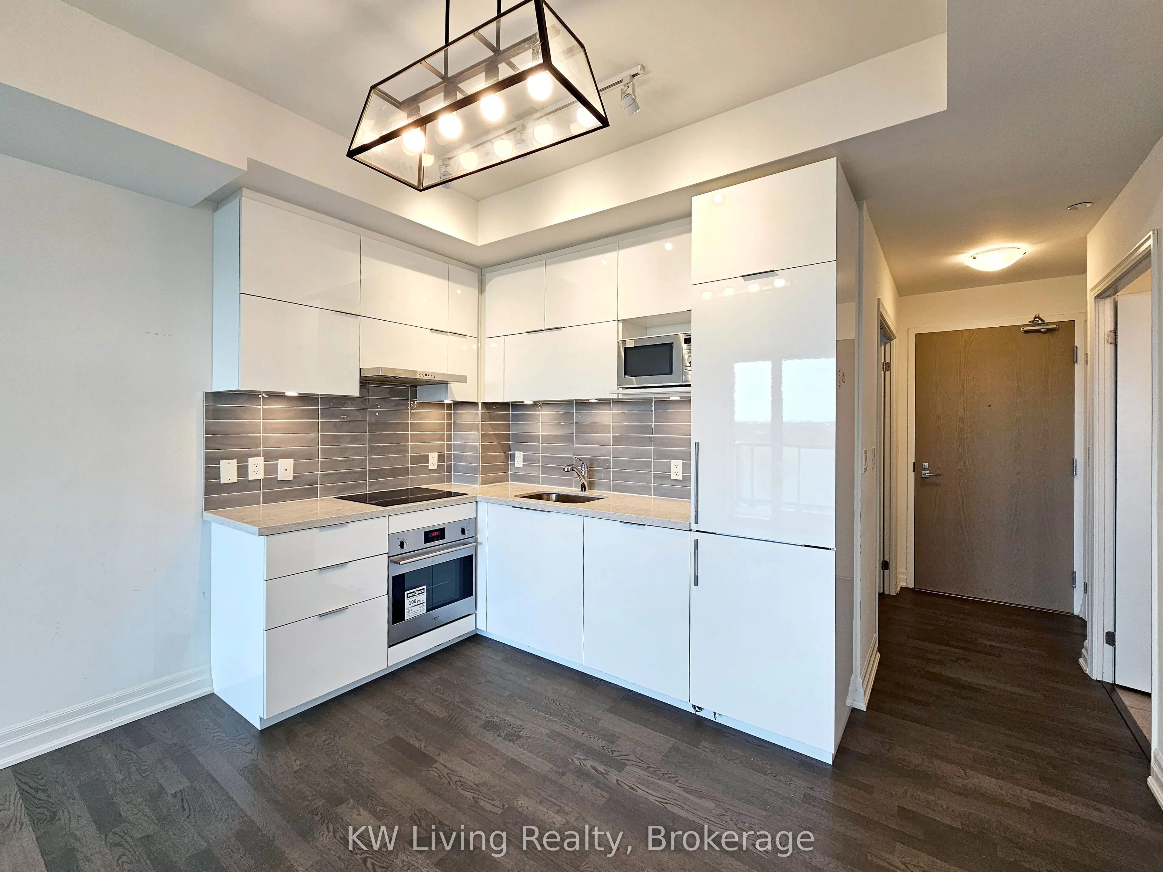 10 Rouge Valley Drive W, #628A