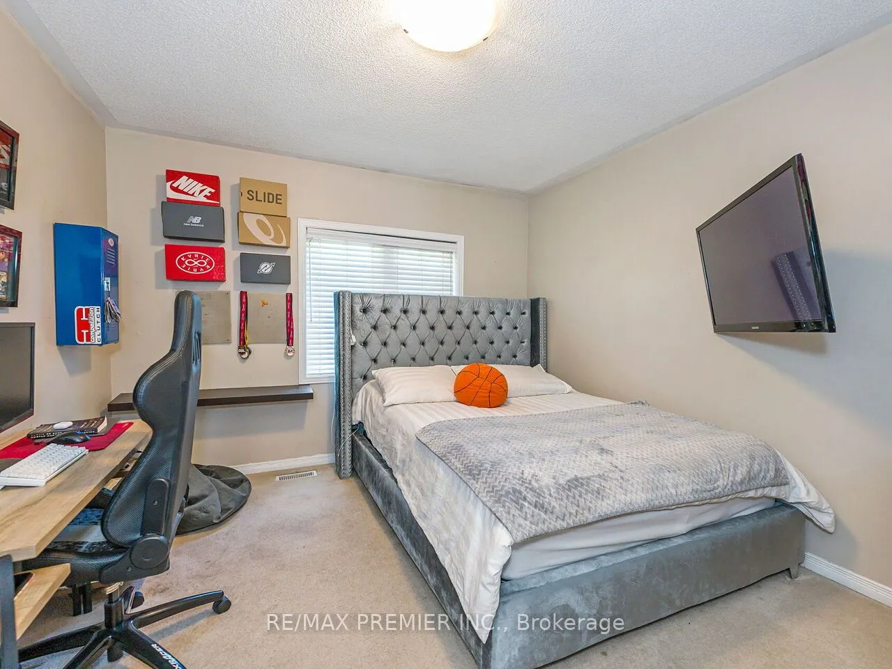 65 Victoria Wood Avenue