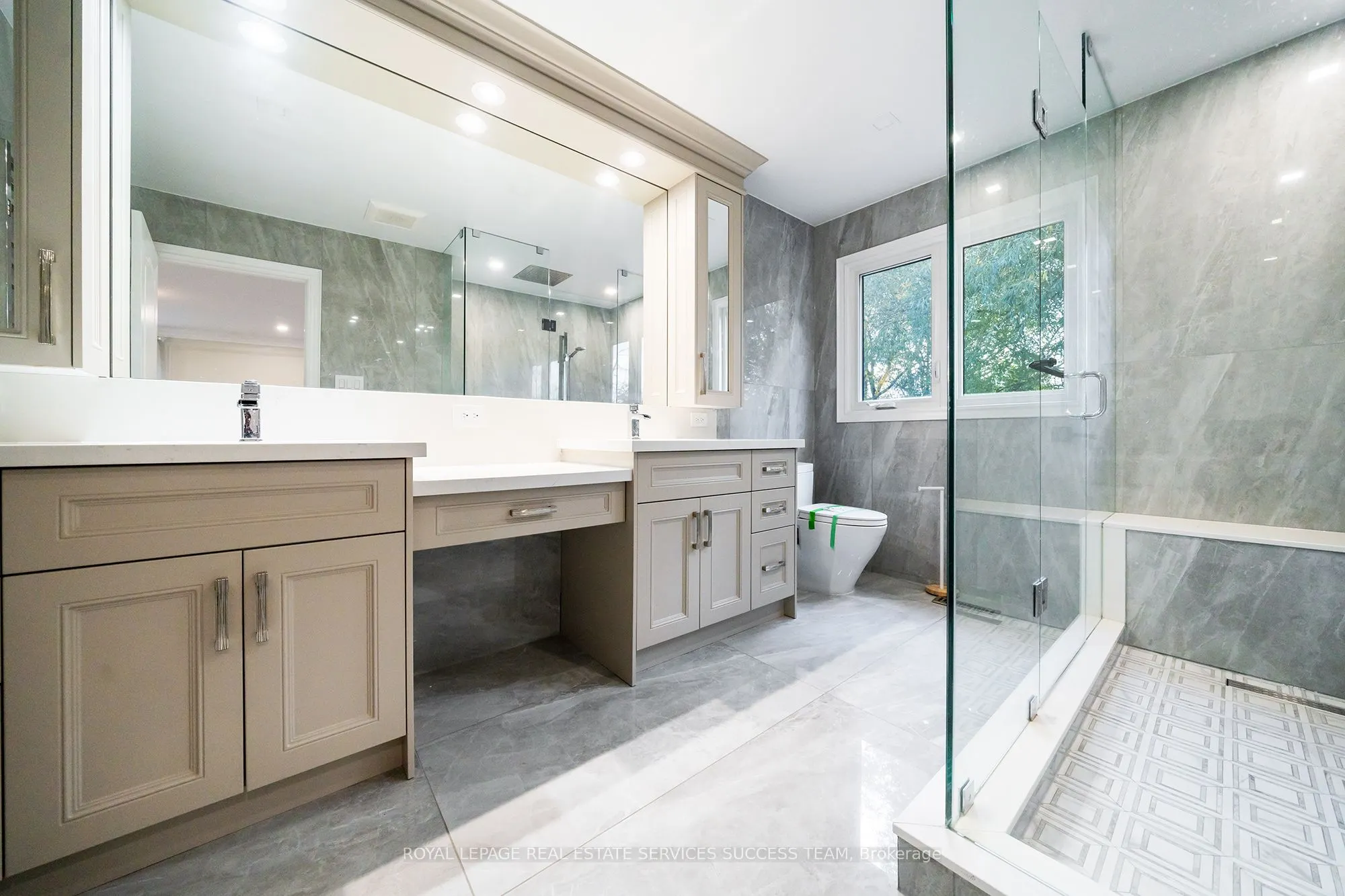 49 Cooper creek Court