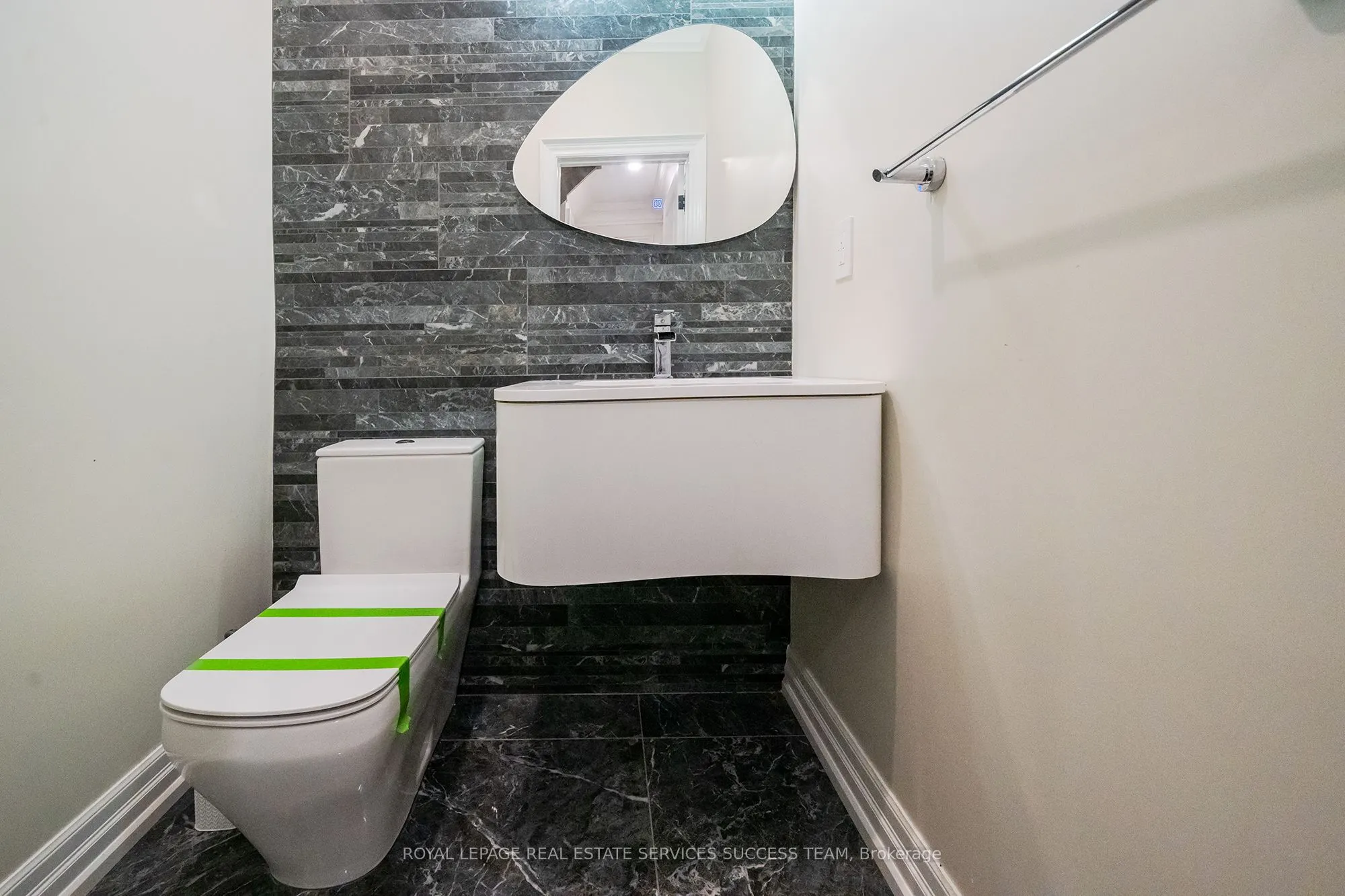 49 Cooper creek Court