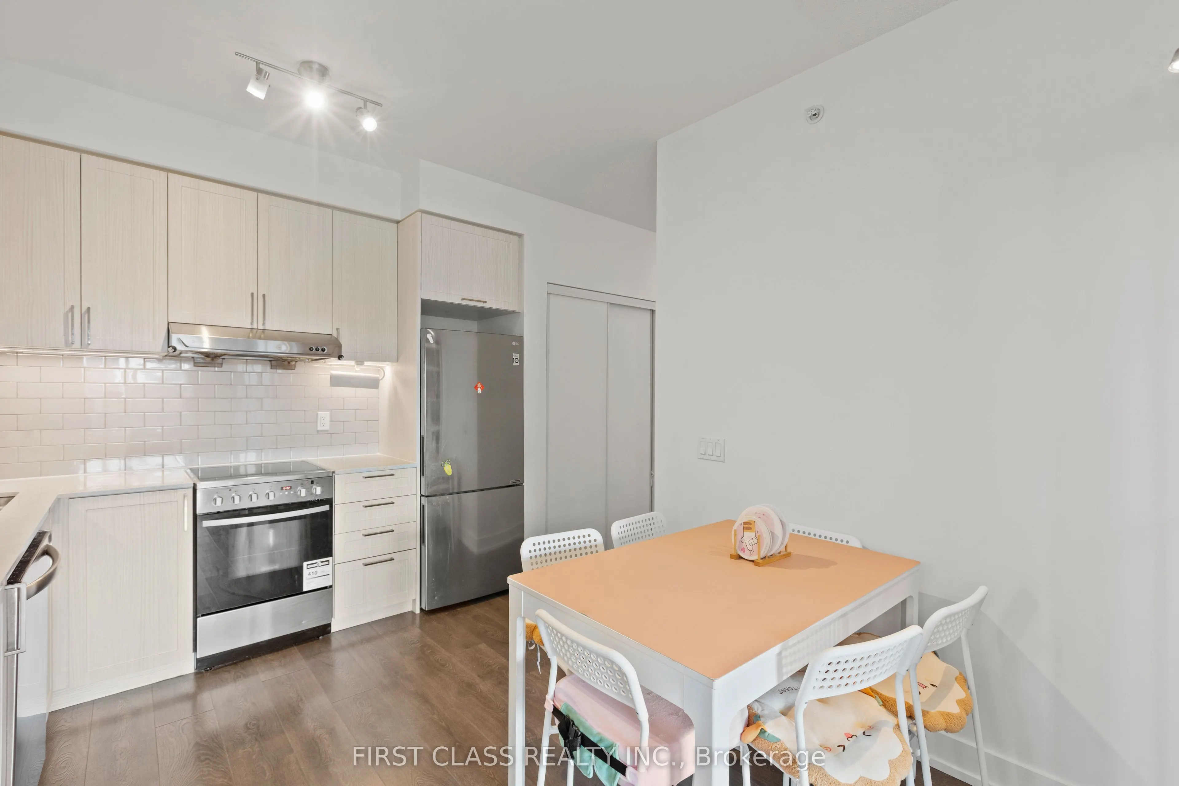 268 Buchanan Drive, #615W