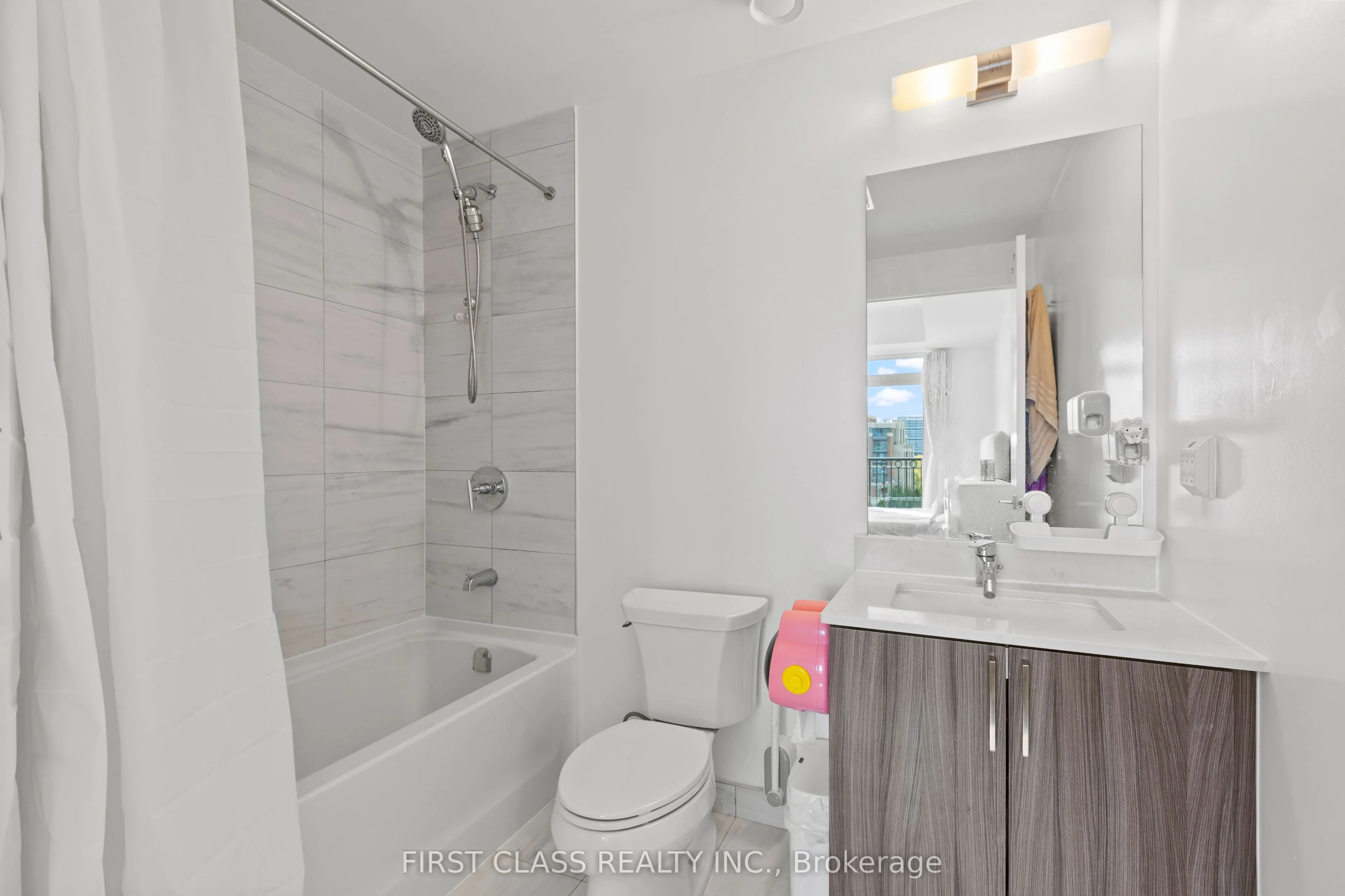 268 Buchanan Drive, #615W