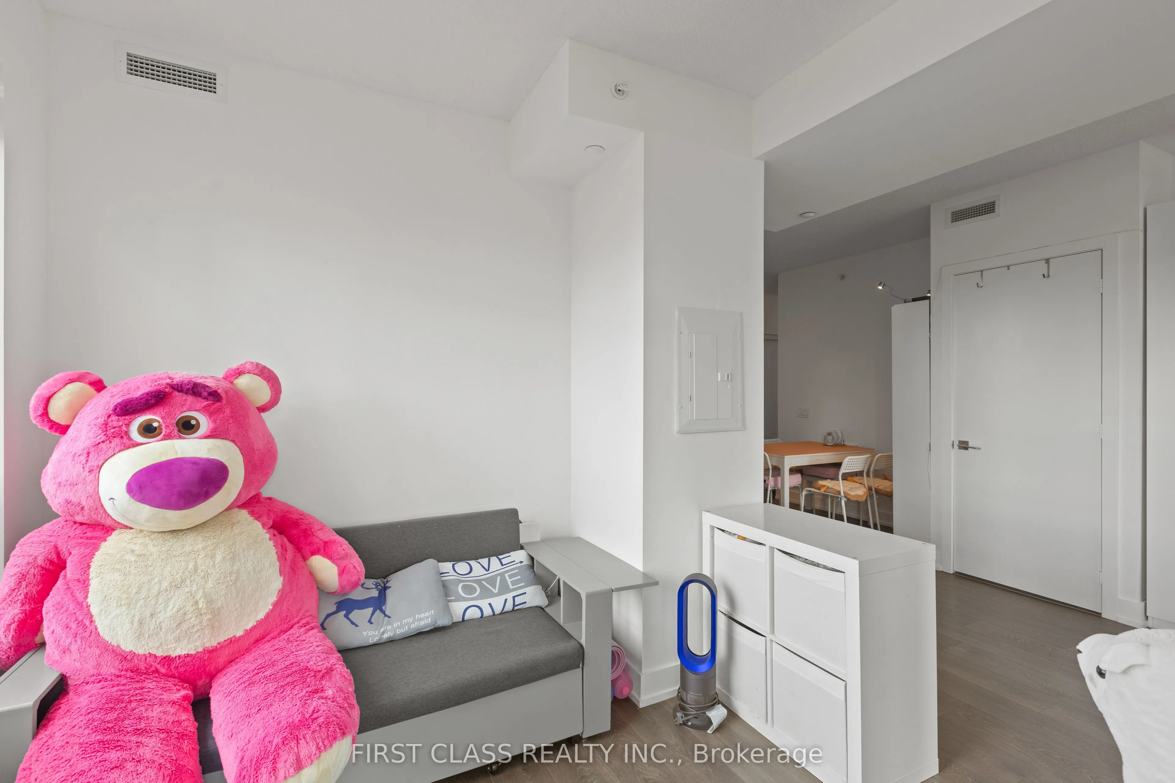 268 Buchanan Drive, #615W