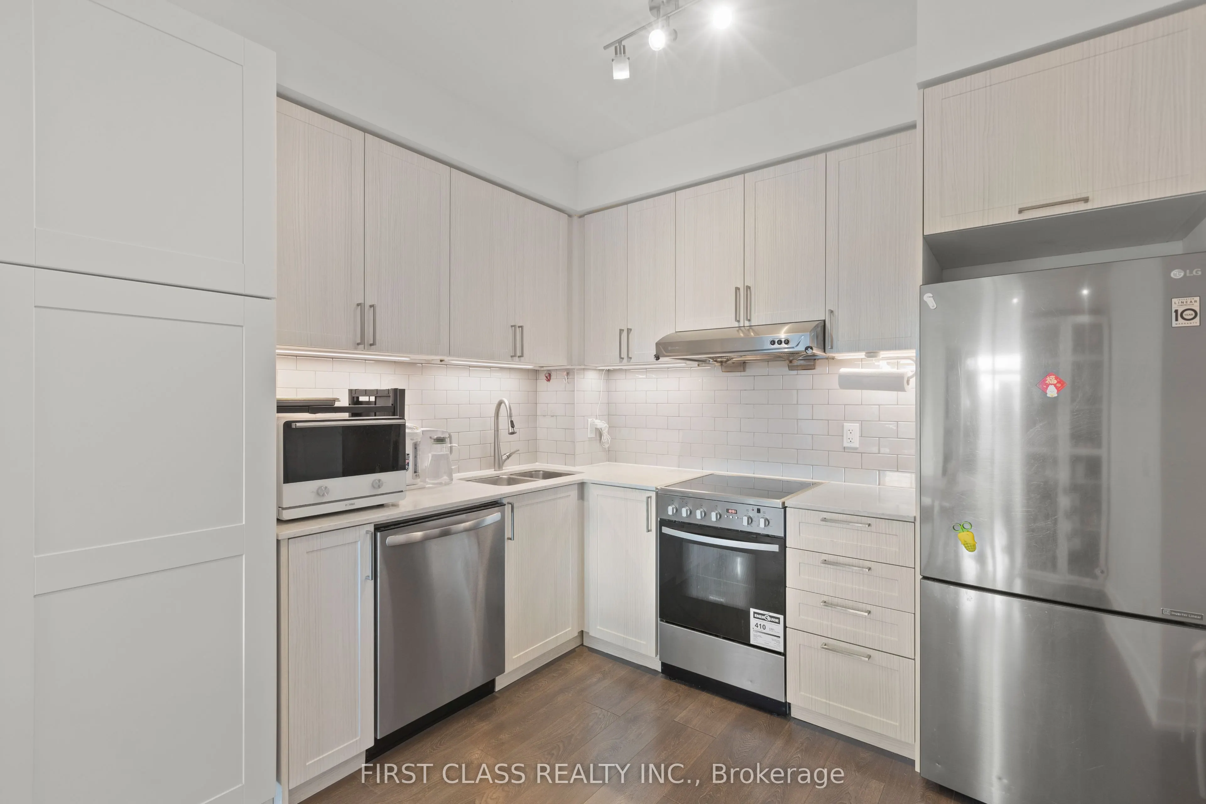 268 Buchanan Drive, #615W