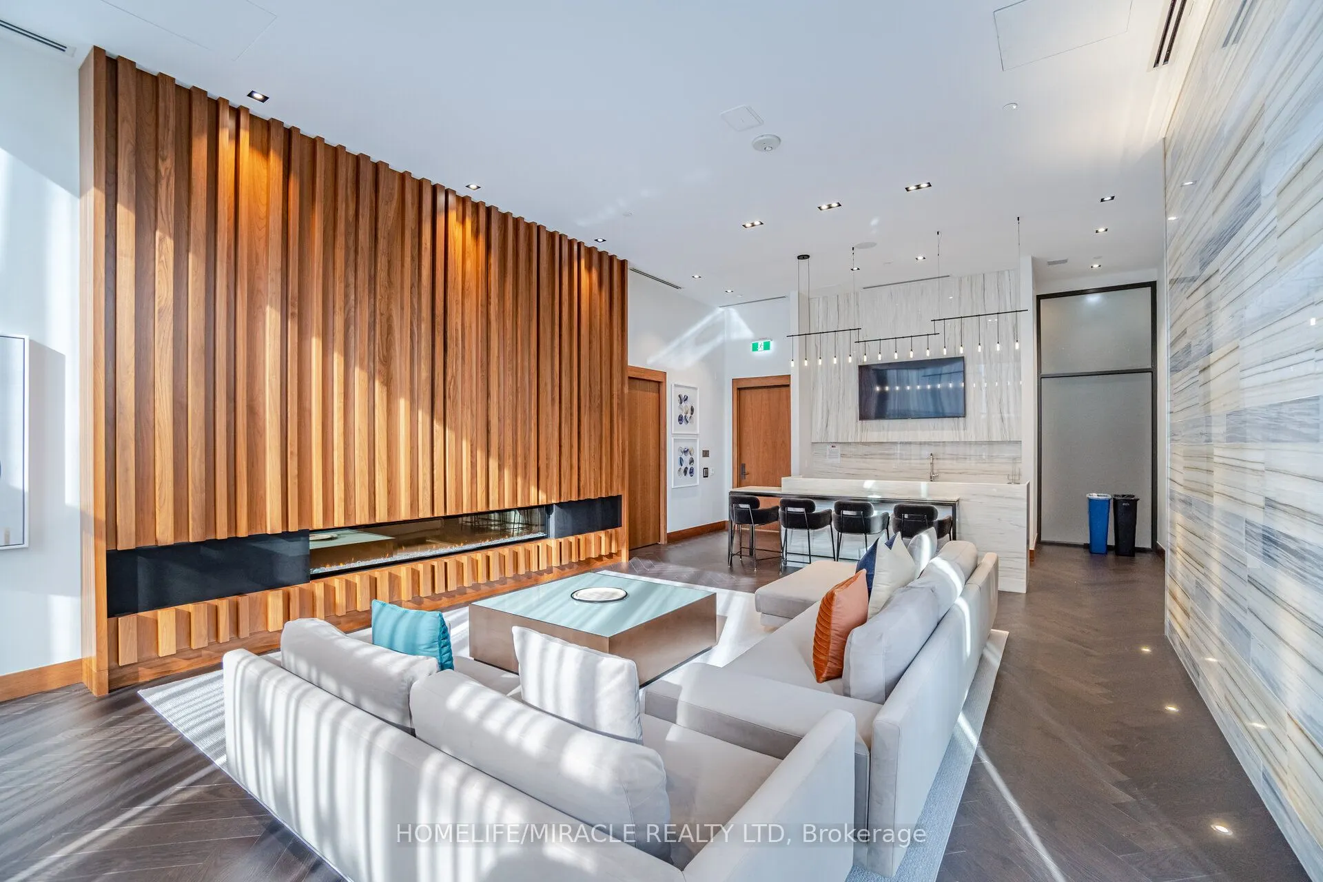 7895 Jane Street, #505