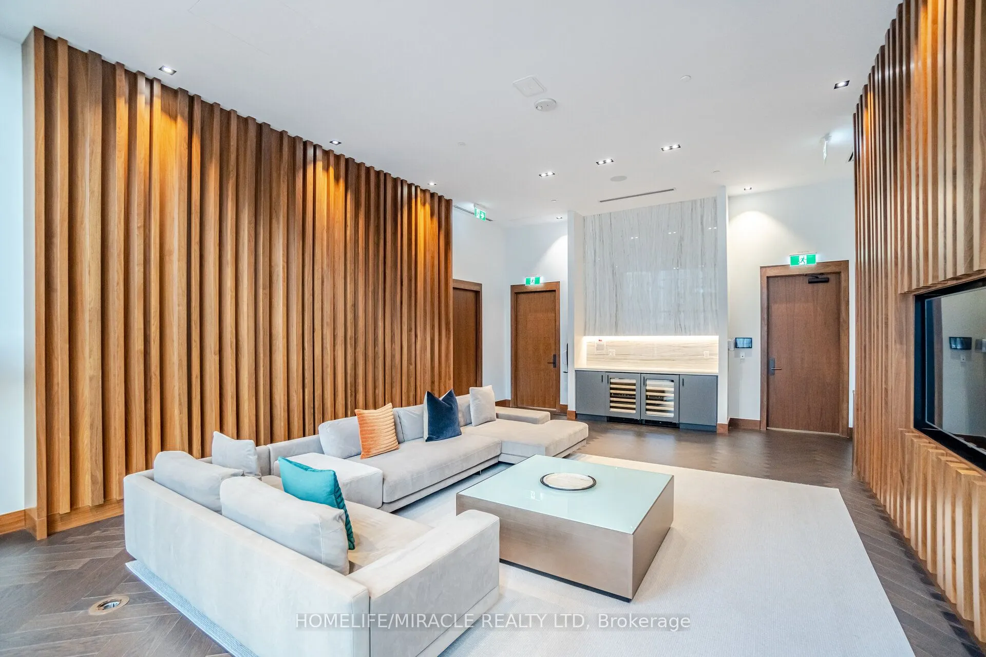 7895 Jane Street, #505