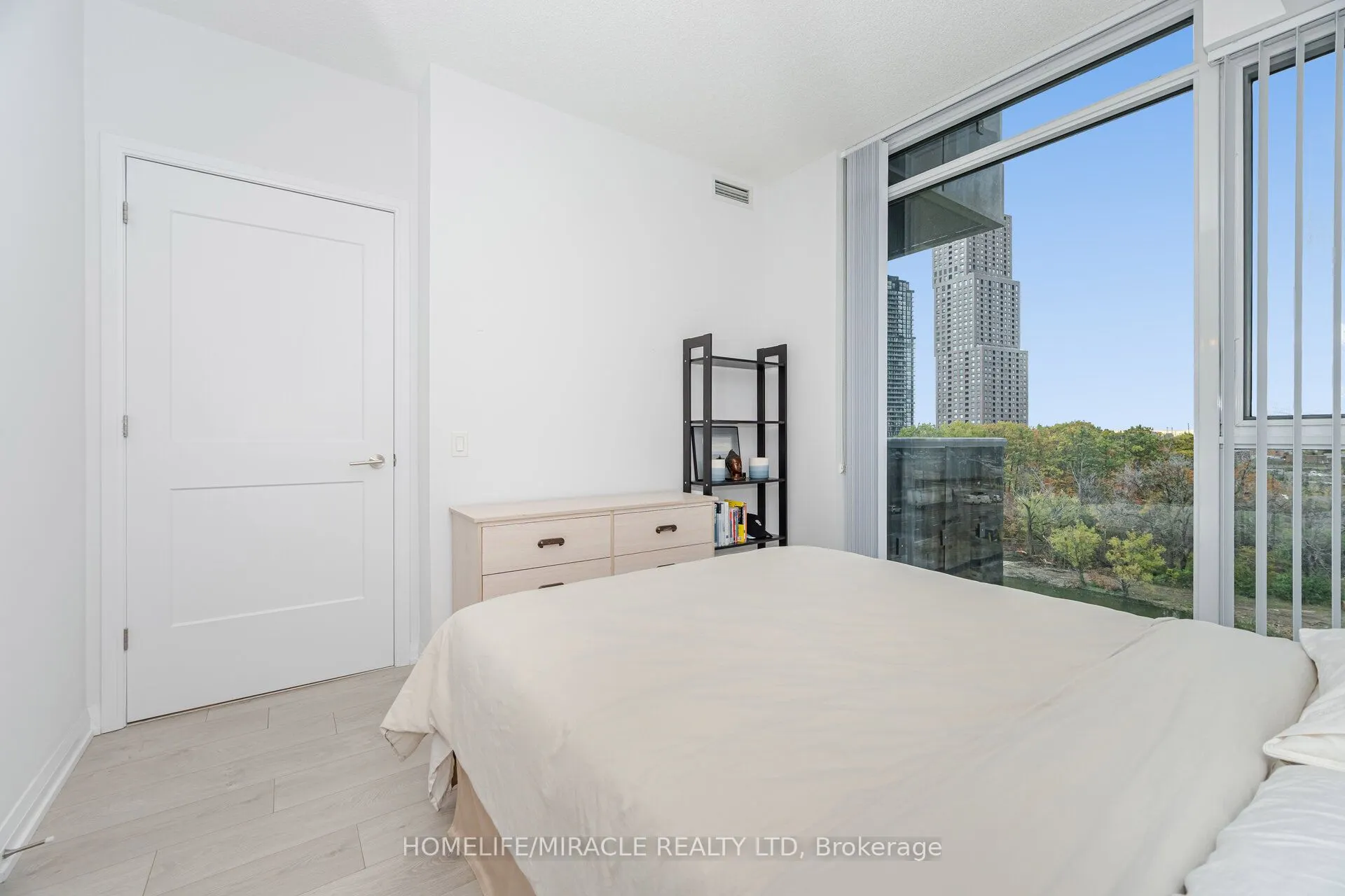 7895 Jane Street, #505