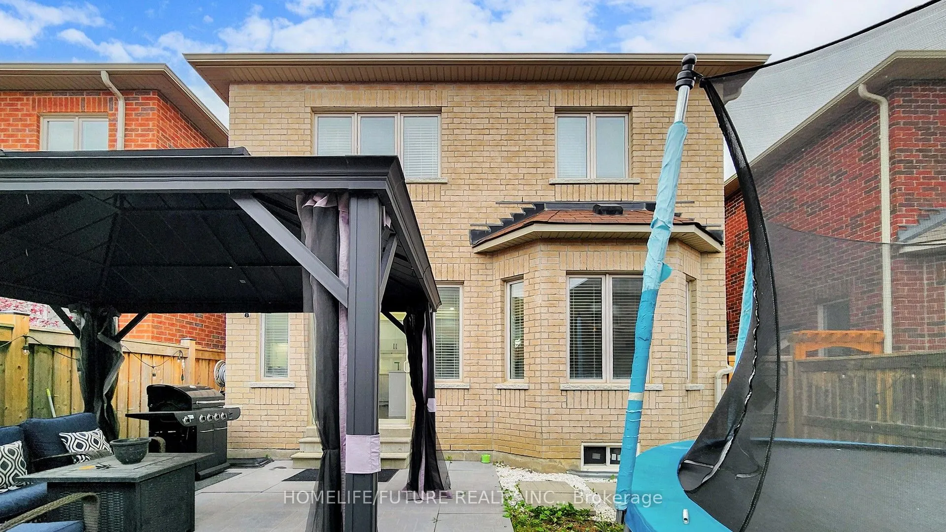 105 Juglans Crescent