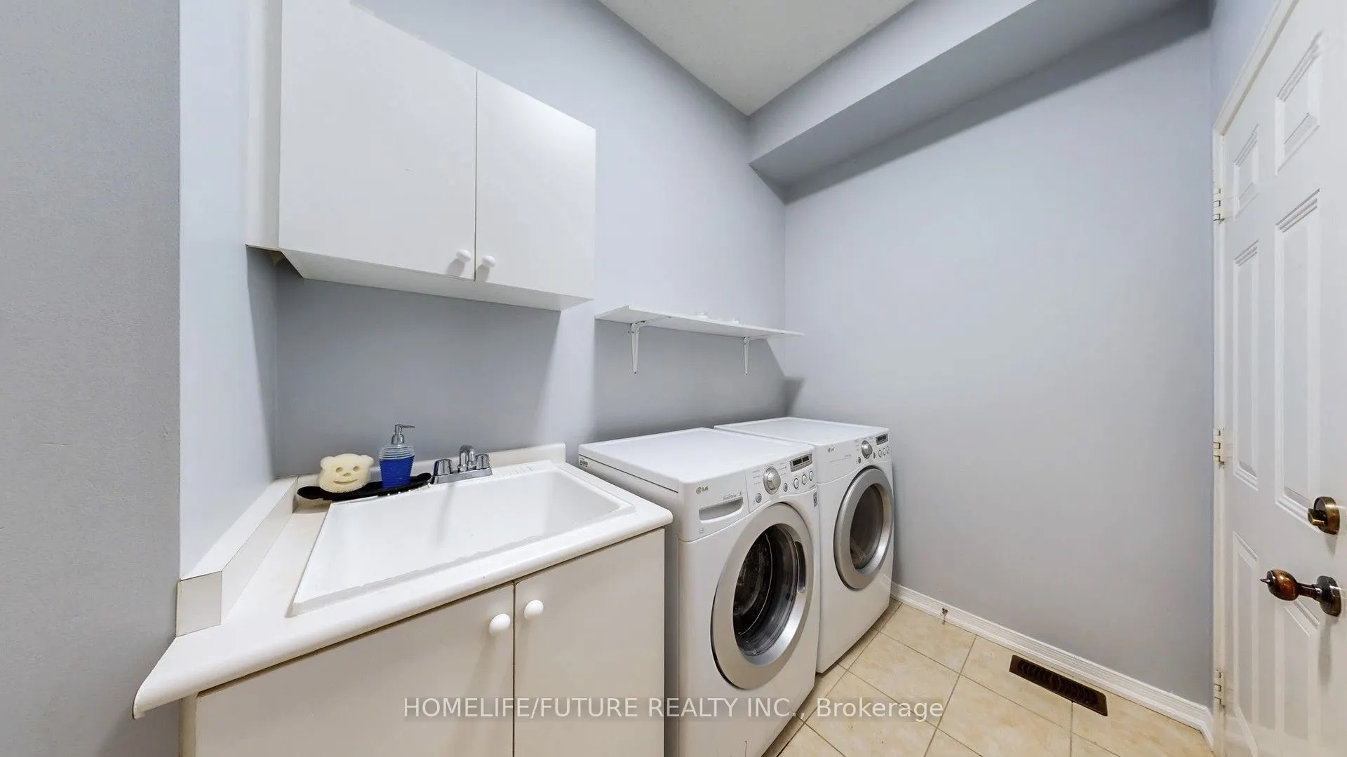 105 Juglans Crescent