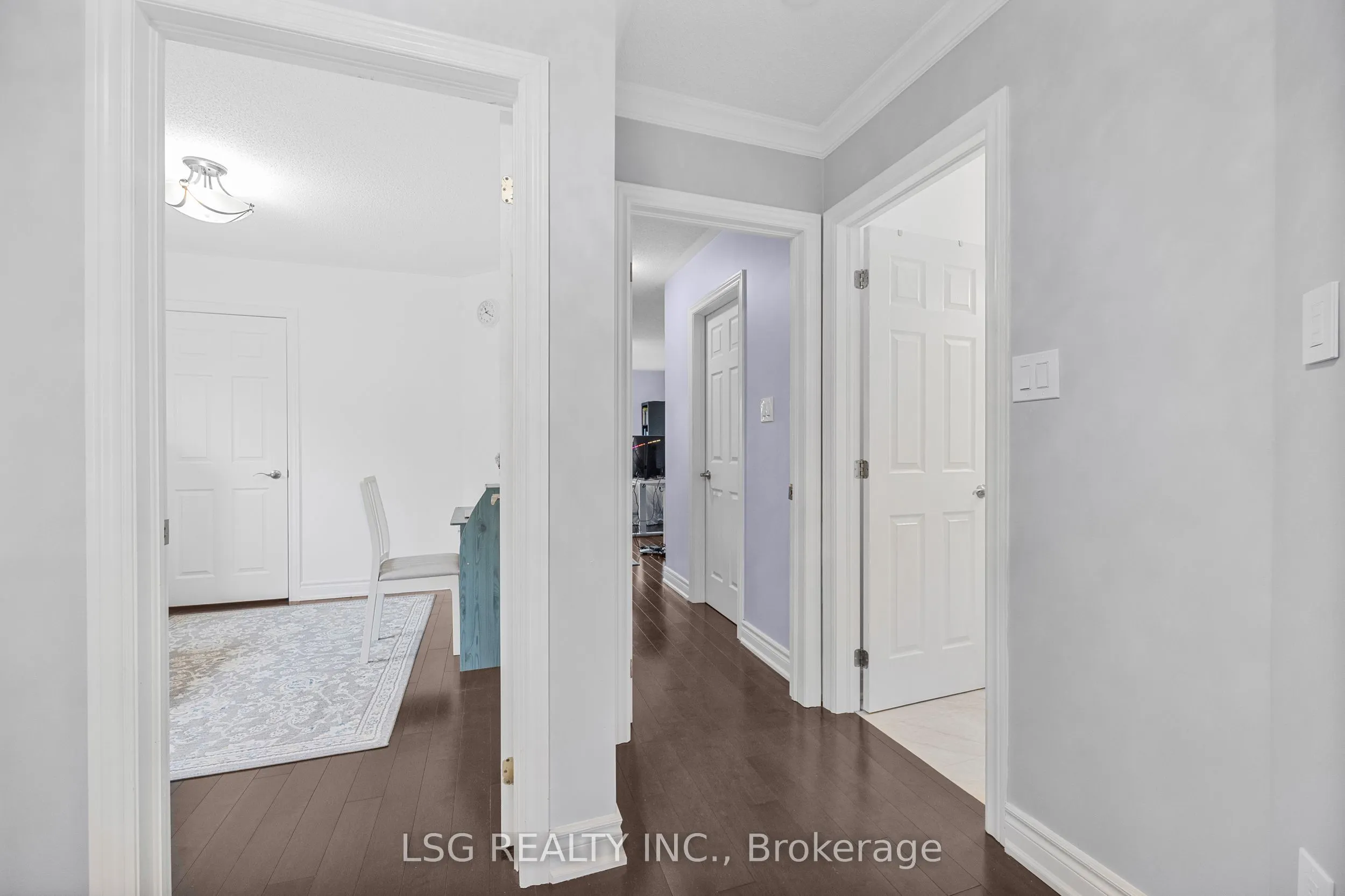 223 Foxfield Crescent