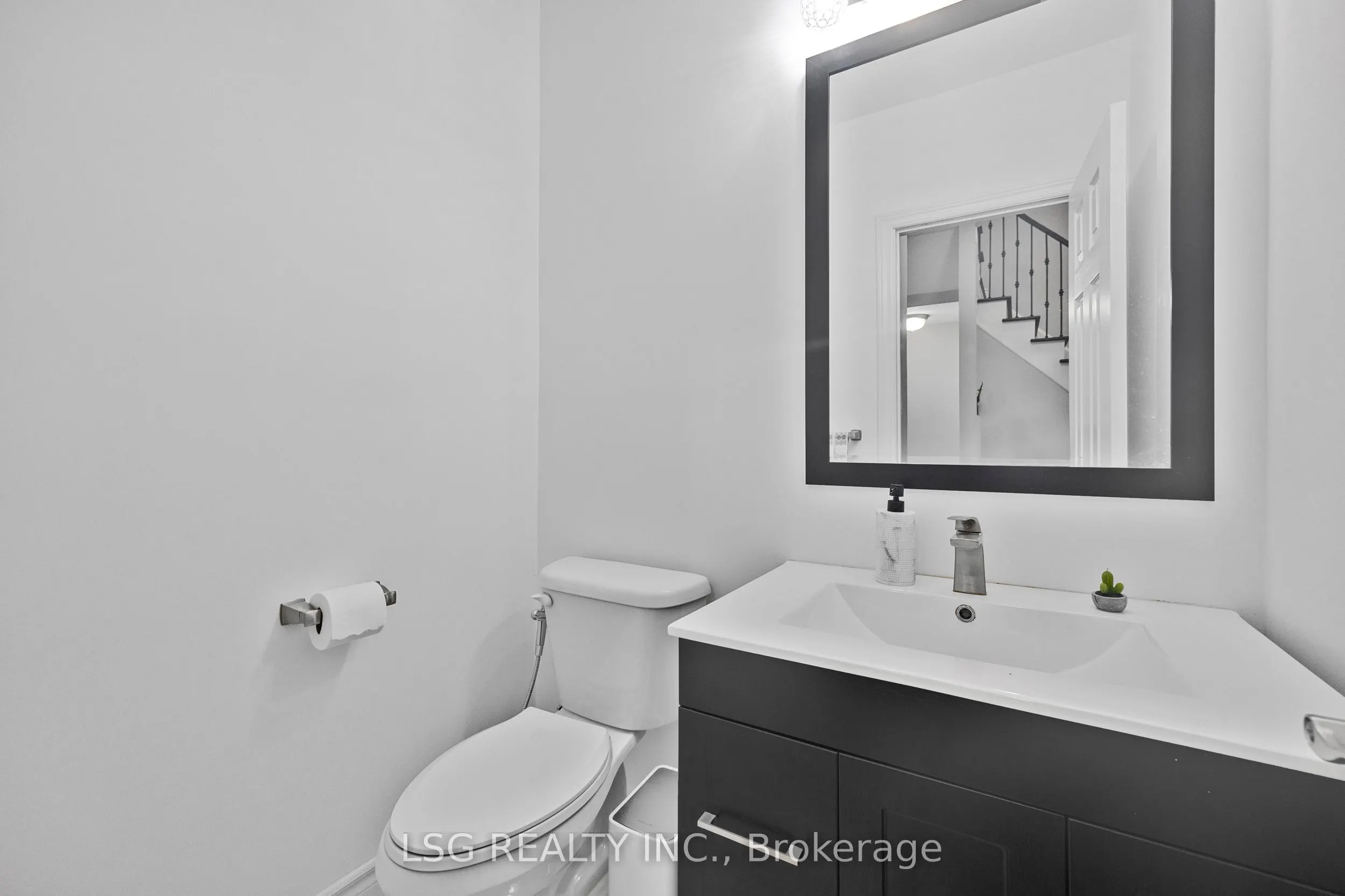 223 Foxfield Crescent