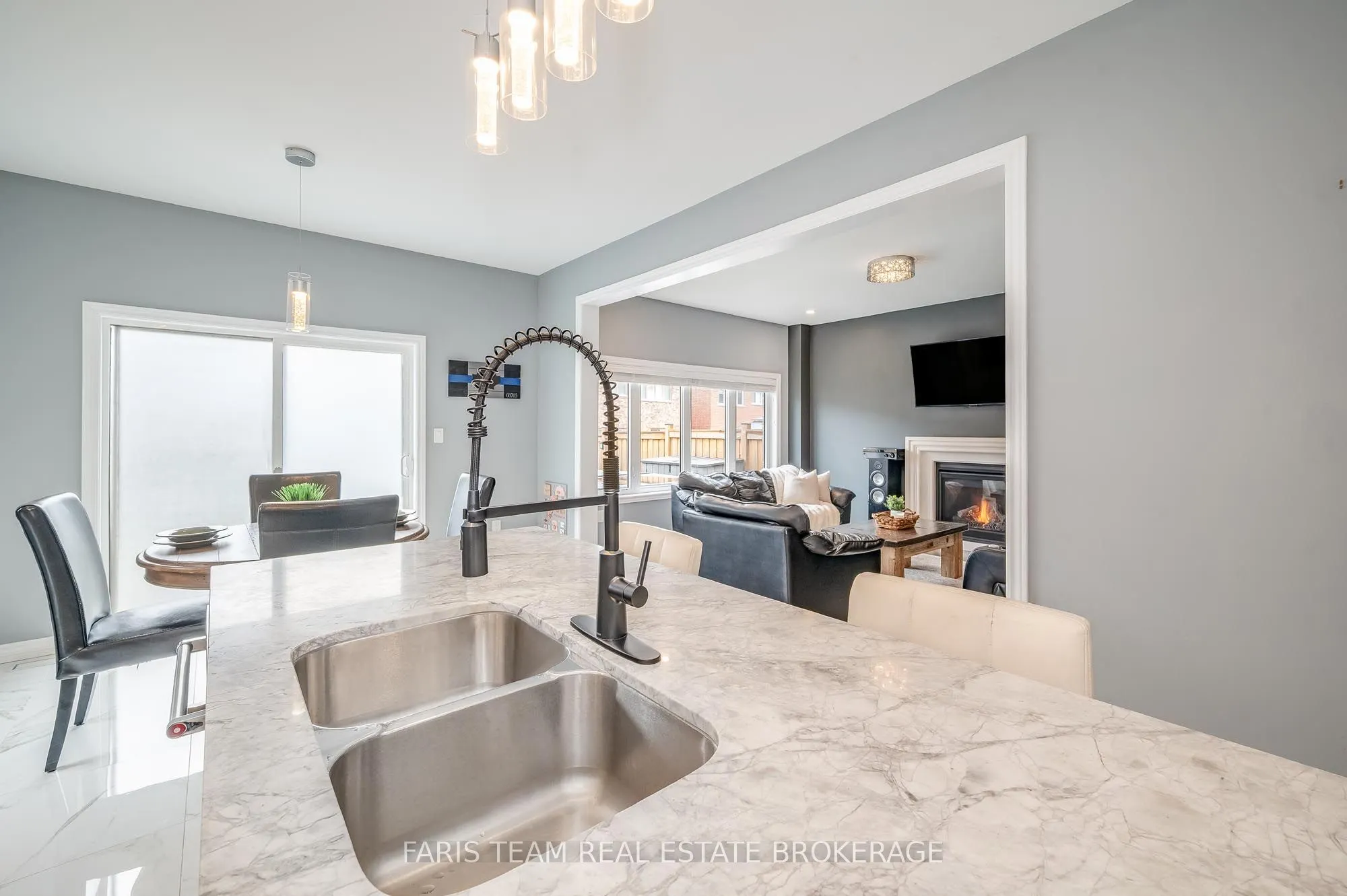 1464 Farrow Crescent