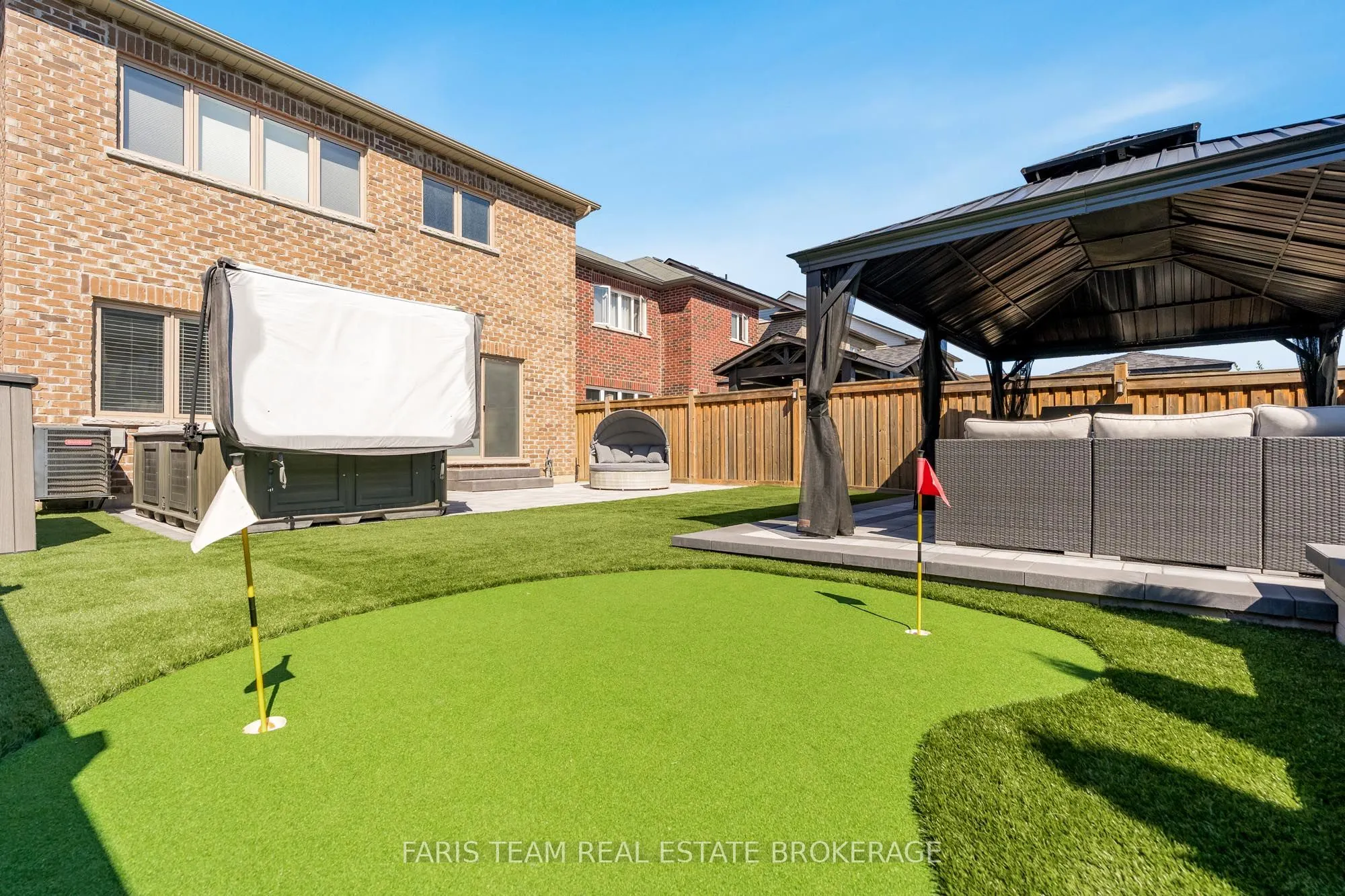 1464 Farrow Crescent